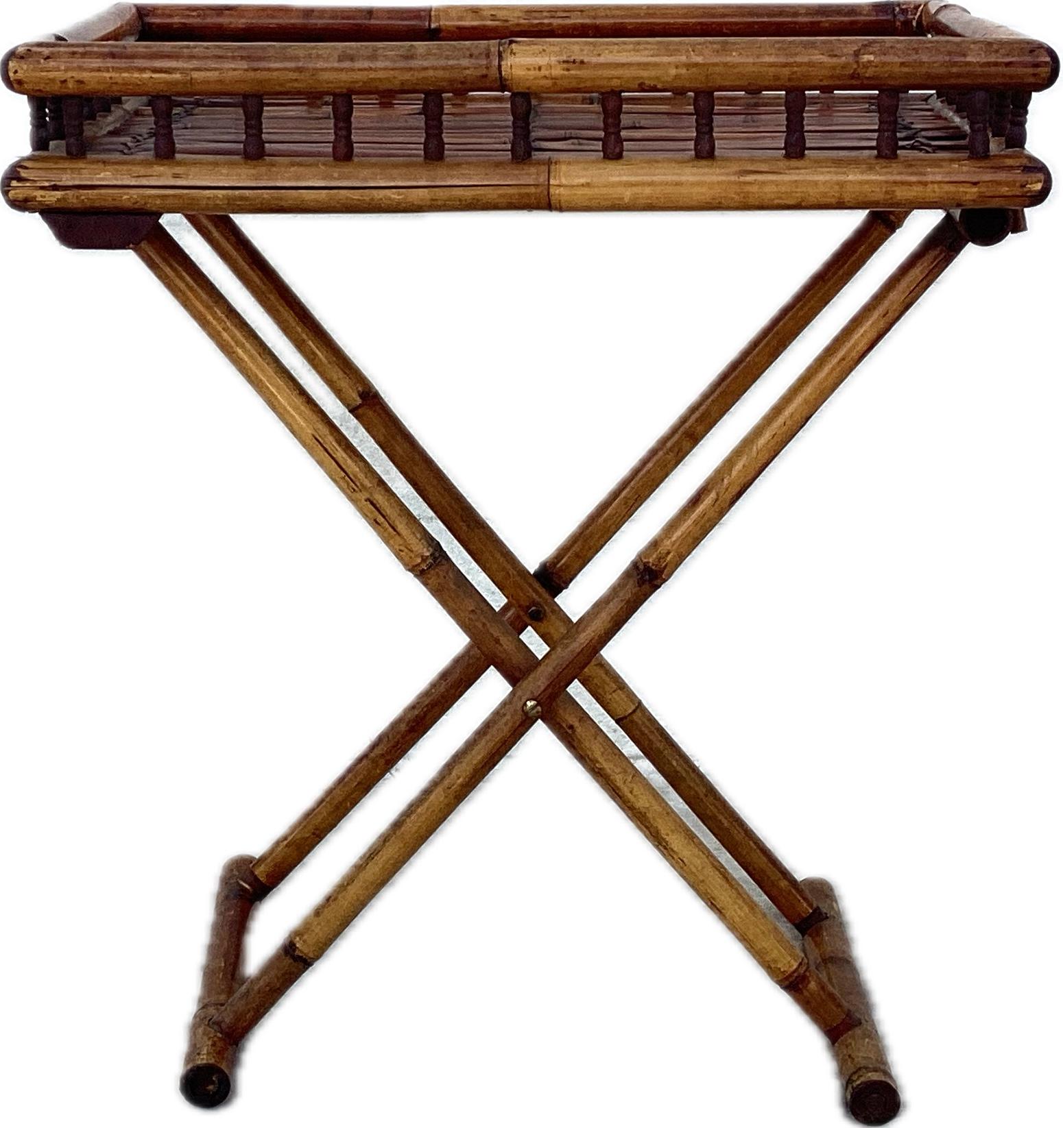 Mid-Century Modern Table pliante en bambou du milieu du siècle en vente