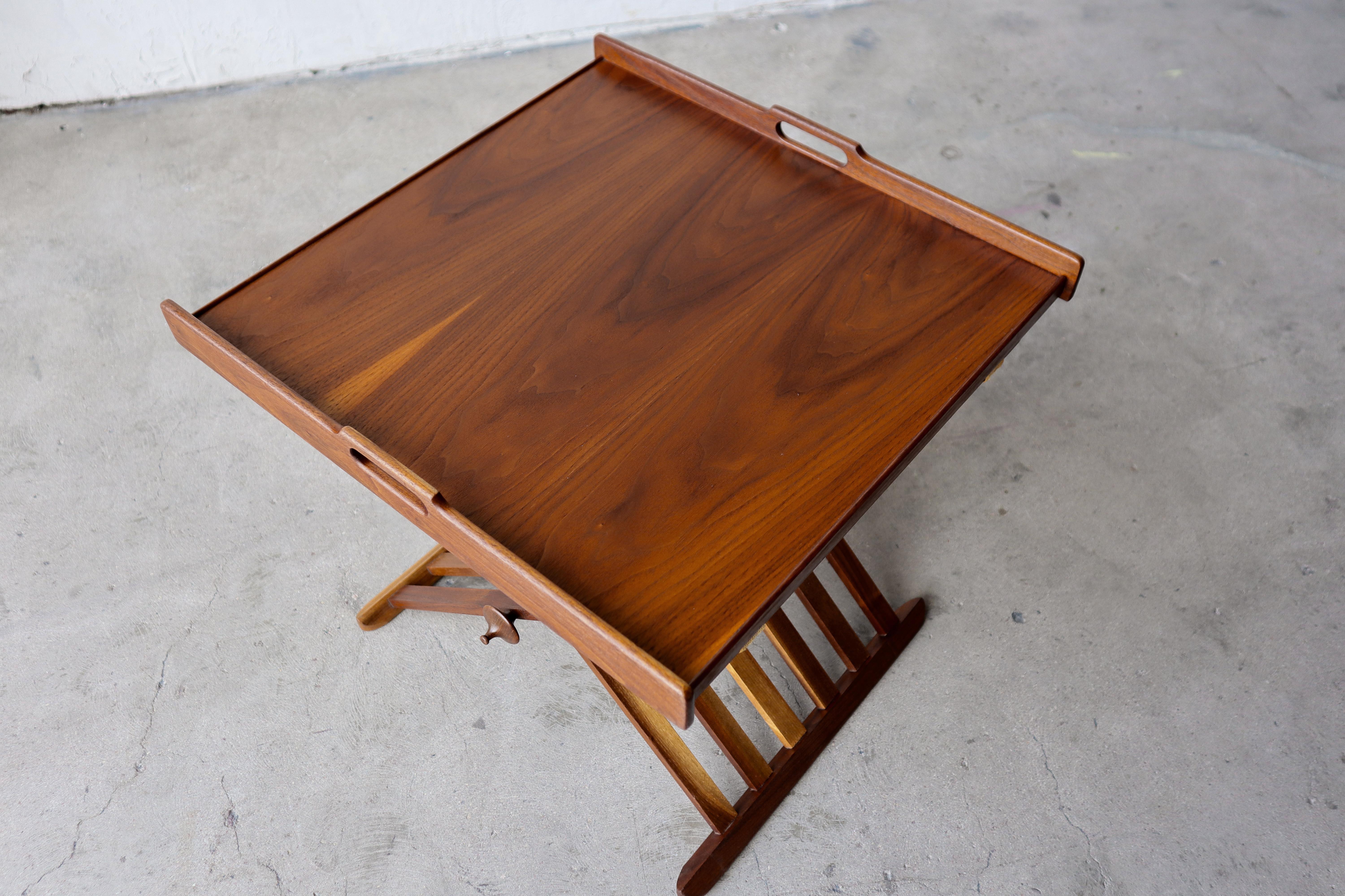 Midcentury Folding Campaign Tray Table by Drexel In Good Condition For Sale In Las Vegas, NV