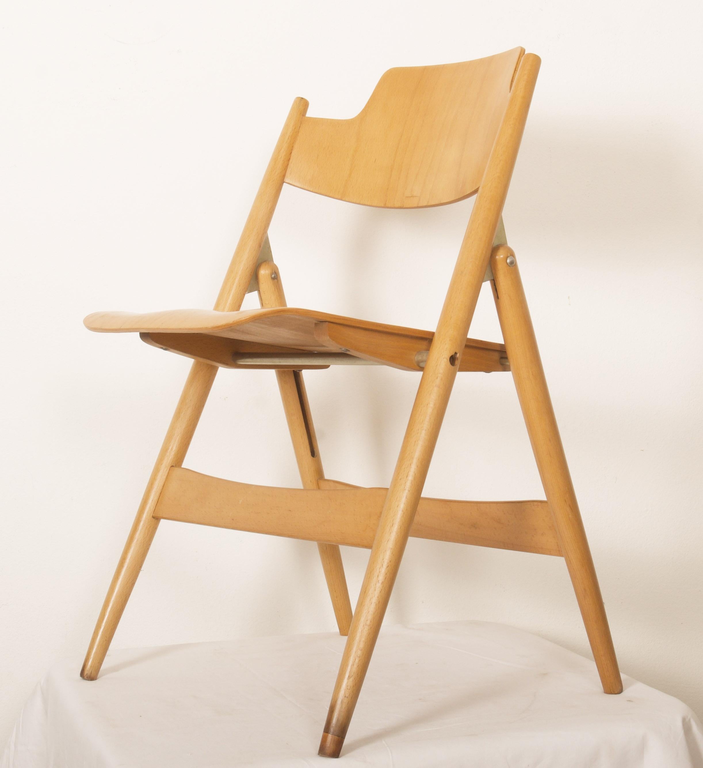 Beech Mid-Century Folding Chair SE18 by Egon Eiermann For Sale