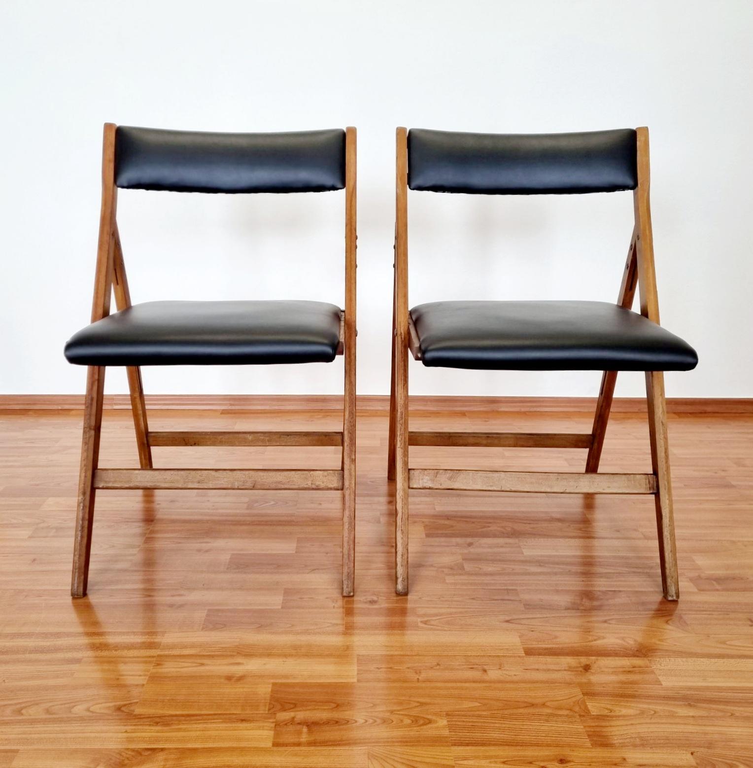 Rare folding chairs design by one of the most famous italian designer Gio Ponti.
This are model Eden from the 60s
Reupholstered
