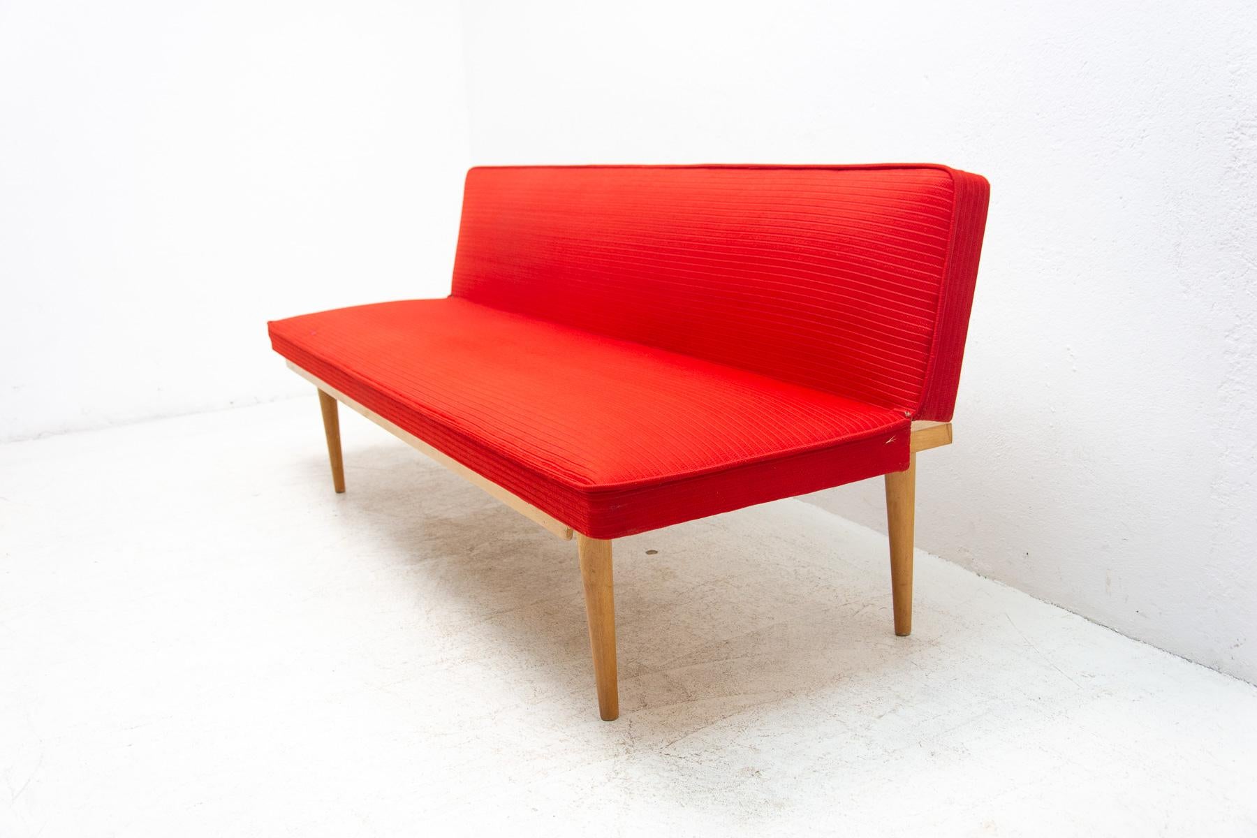 Mid Century Folding Daybed by Miroslav Navrátil, 1960's, Czechoslovakia In Good Condition In Prague 8, CZ