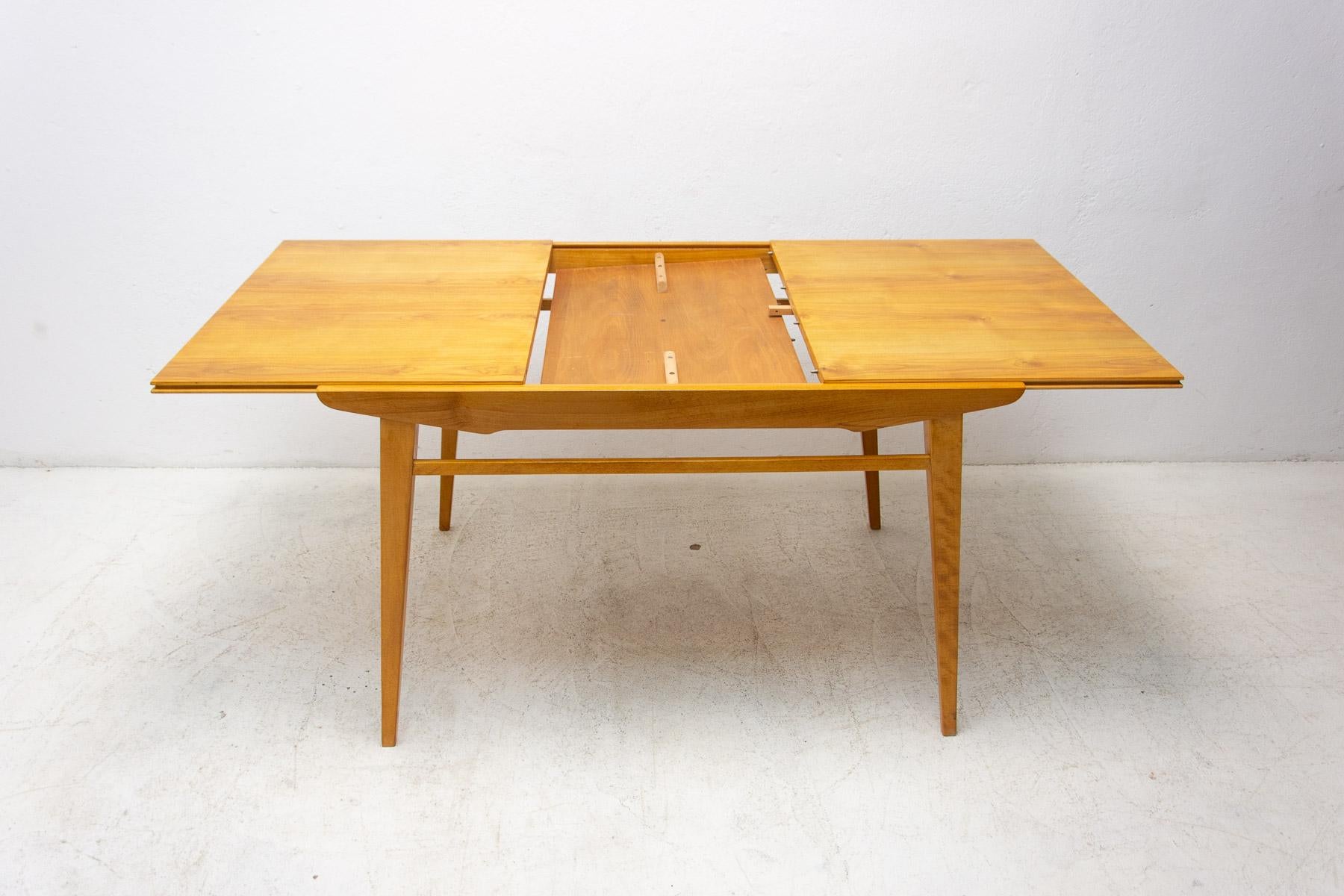 Midcentury Folding Dining Table by Bohumil Landsman for Jitona, 1970s For Sale 4