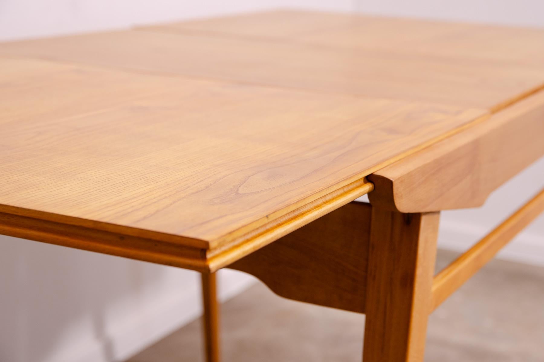 Mid century folding dining table by František Jirák for Tatra nabytok, 1960´s For Sale 8