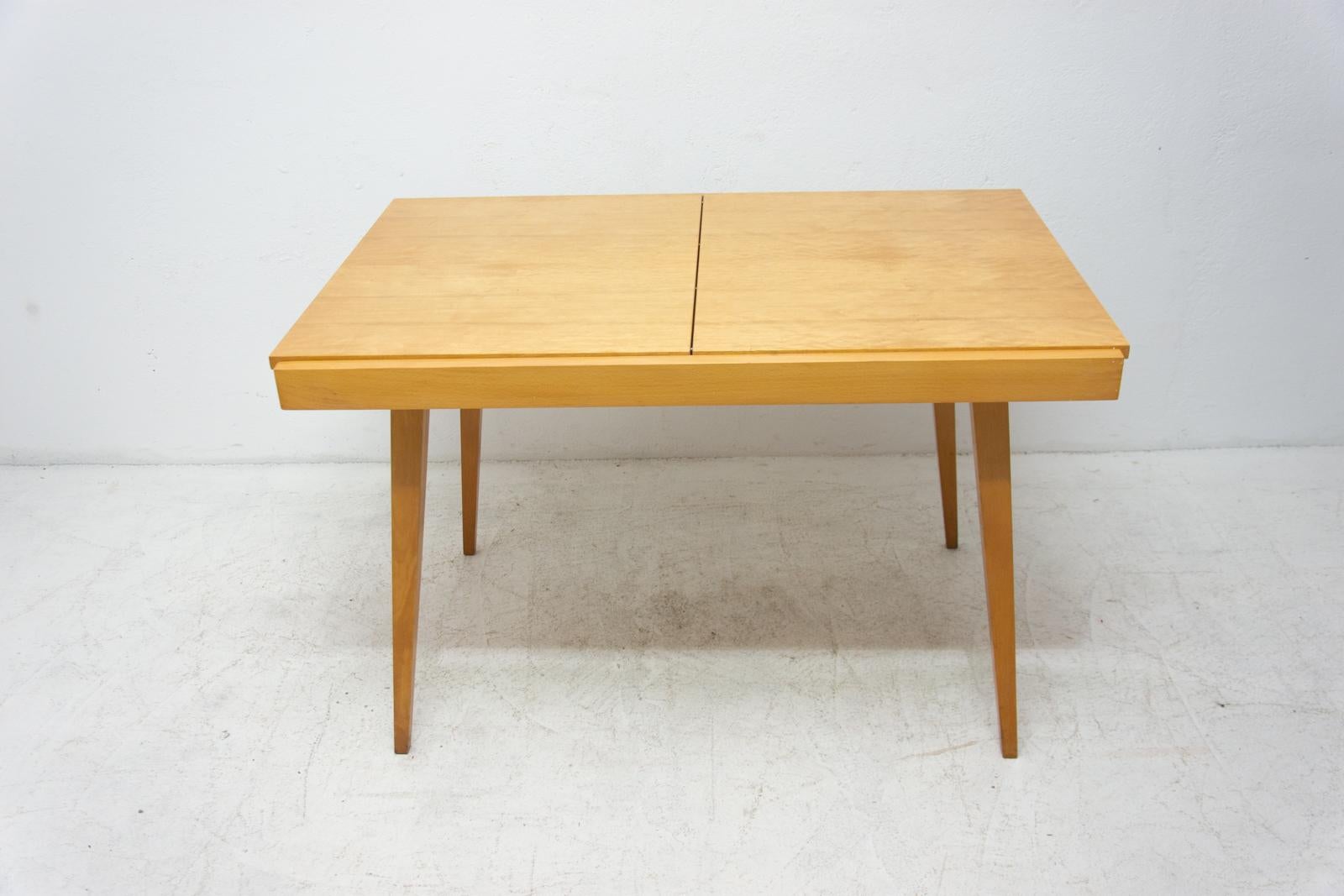 Scandinavian Modern Midcentury Folding Dining Table by Frantisek Jirak for Tatra Nabytok, 1960s