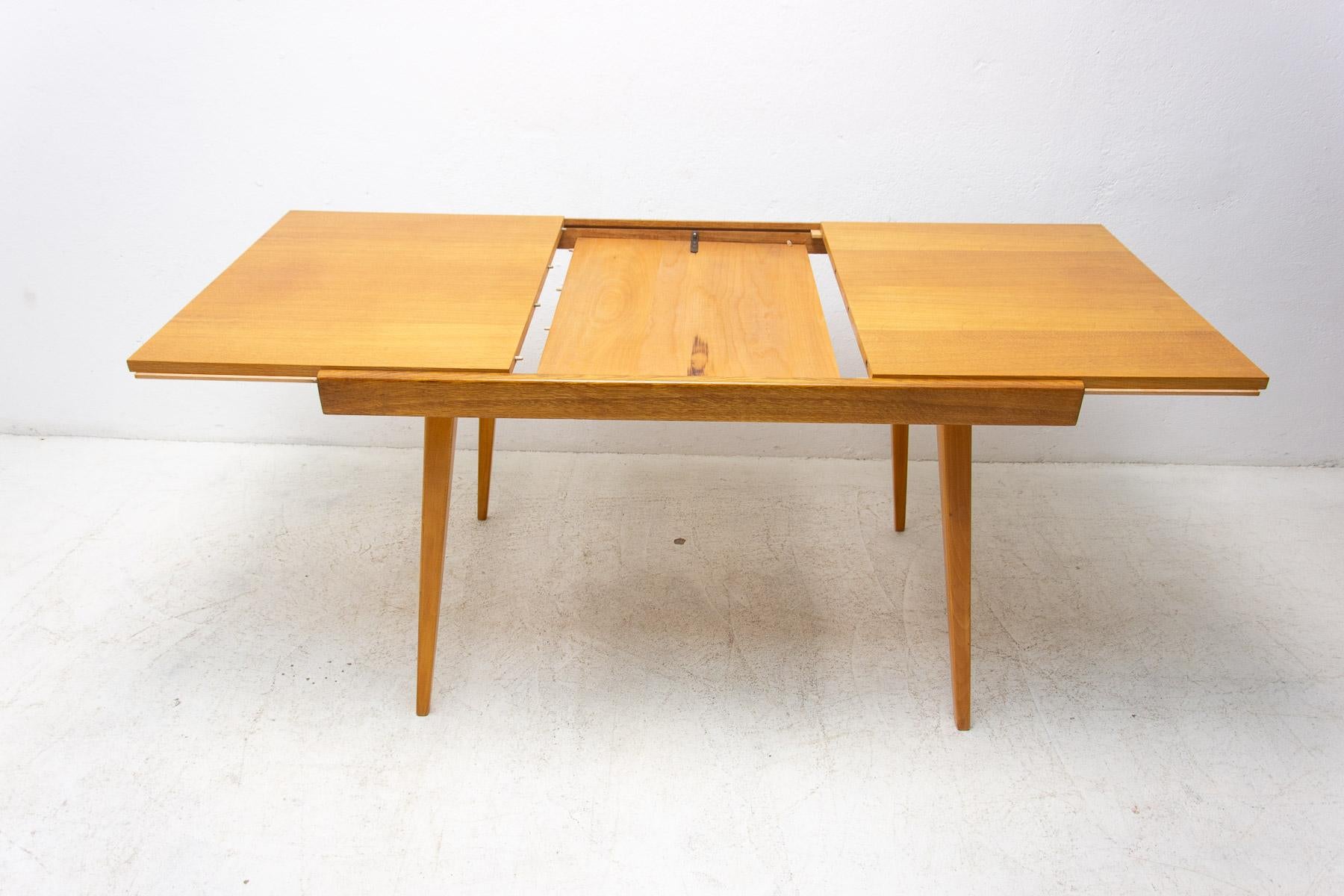 Midcentury Folding Dining Table by František Jirák for Tatra Nábytok, 1970s For Sale 1