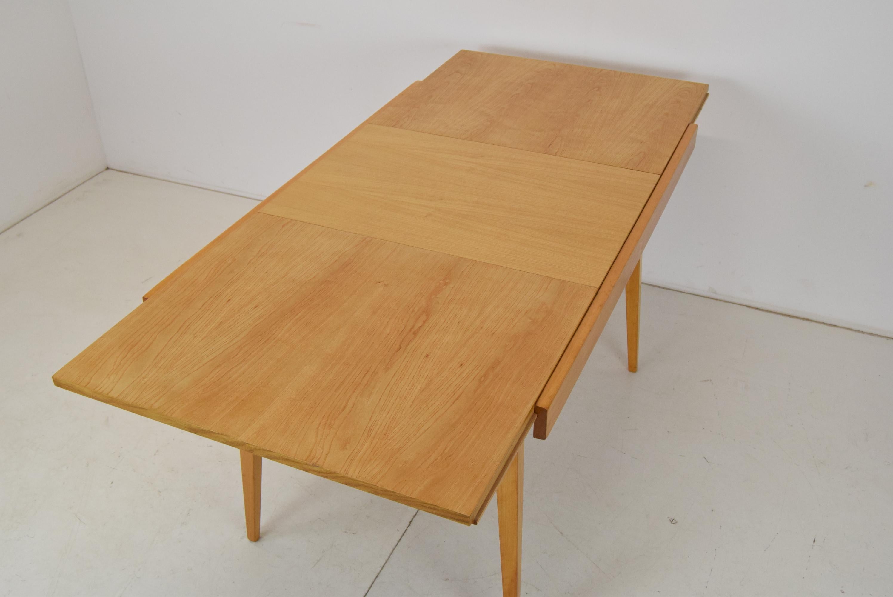 Mesa de comedor plegable de mediados de siglo de Frantisek Jirak para Tatra, años 60 en venta 7