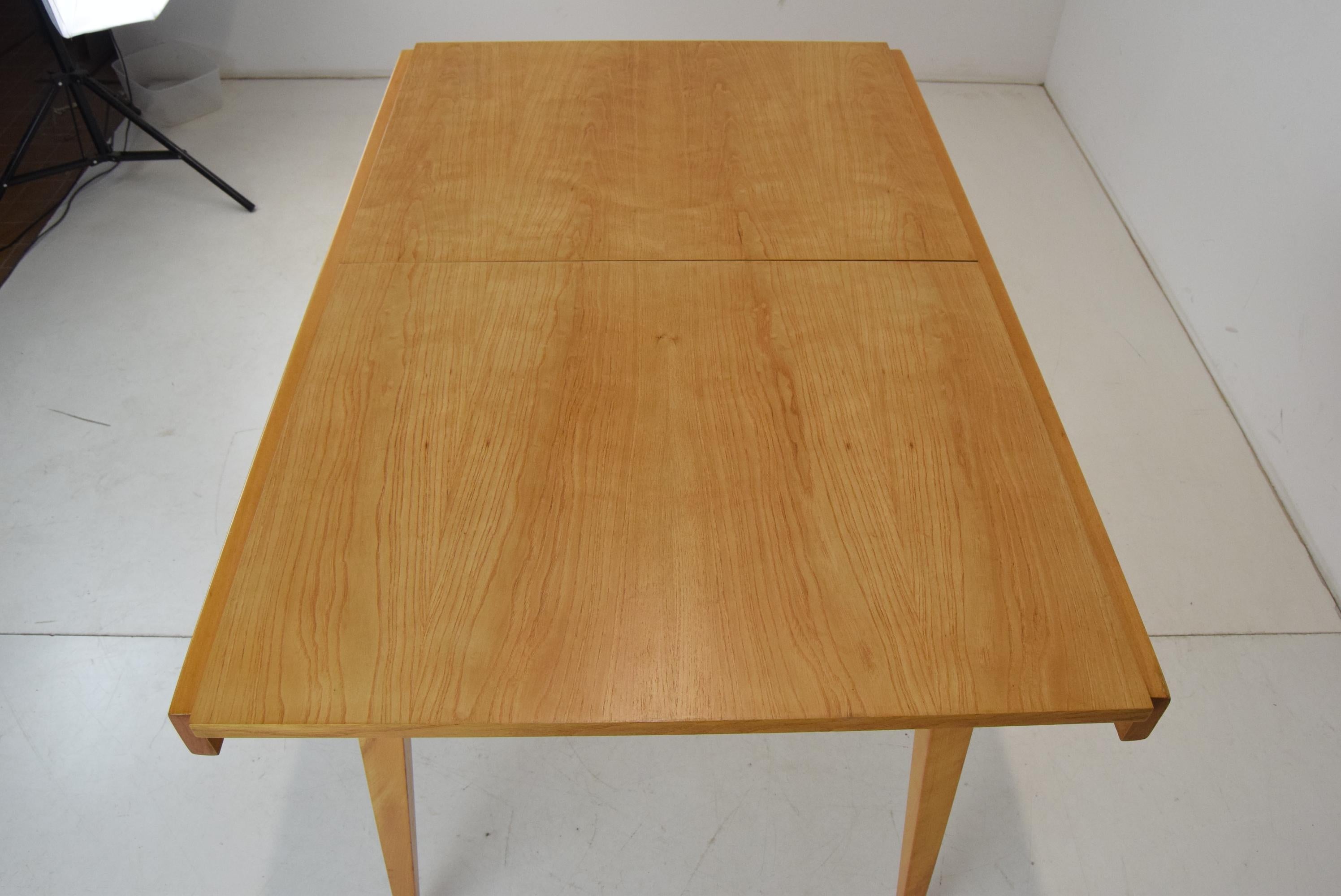 Mesa de comedor plegable de mediados de siglo de Frantisek Jirak para Tatra, años 60 mediados del siglo XX en venta