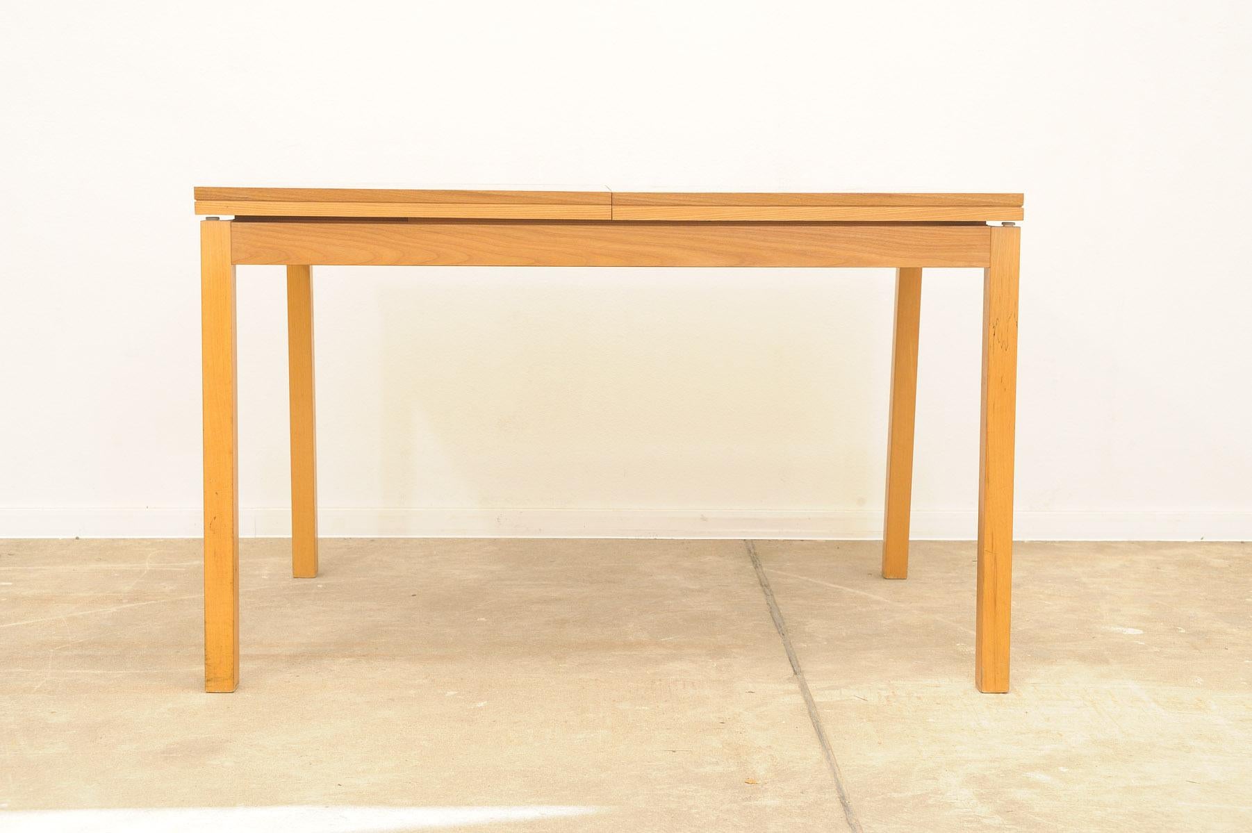 Mid-Century Modern  Table de salle à manger pliante du milieu du siècle par Jitona, années 1970, Tchécoslovaquie en vente