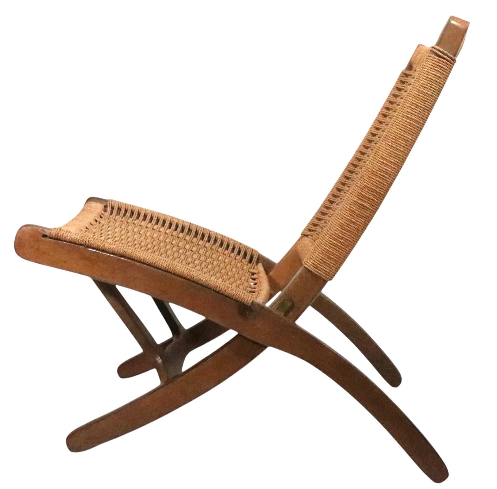 Mid Century Folding Lounge Chair made in Yugoslavia after Wegner For Sale 3