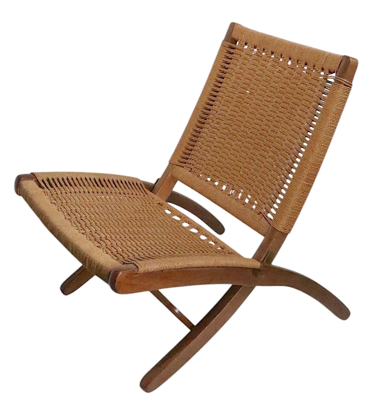 Mid Century Folding Lounge Chair made in Yugoslavia after Wegner For Sale 11