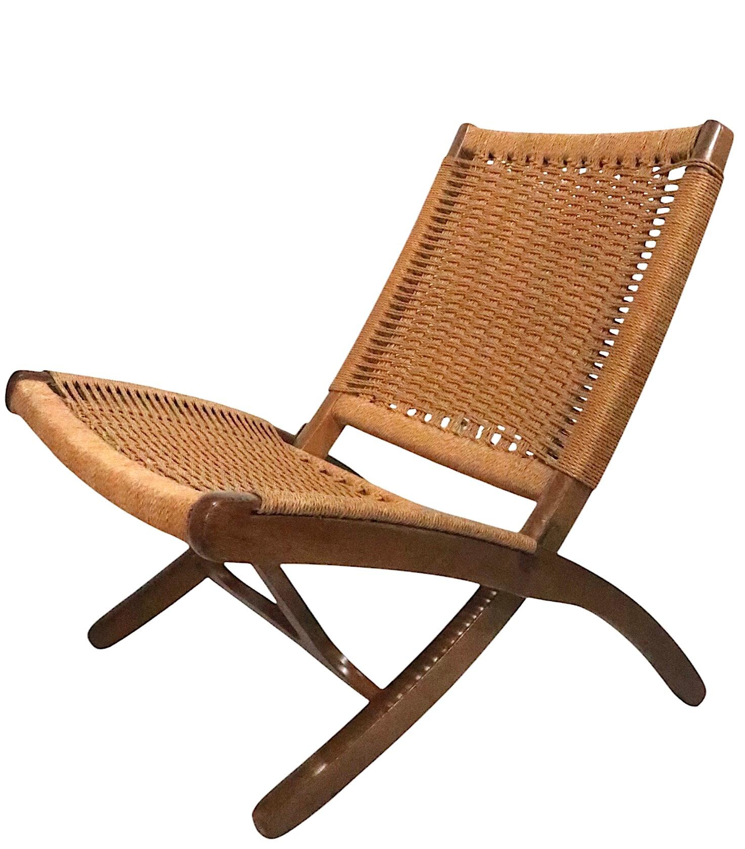 Mid Century Folding Lounge Chair made in Yugoslavia after Wegner For Sale 1