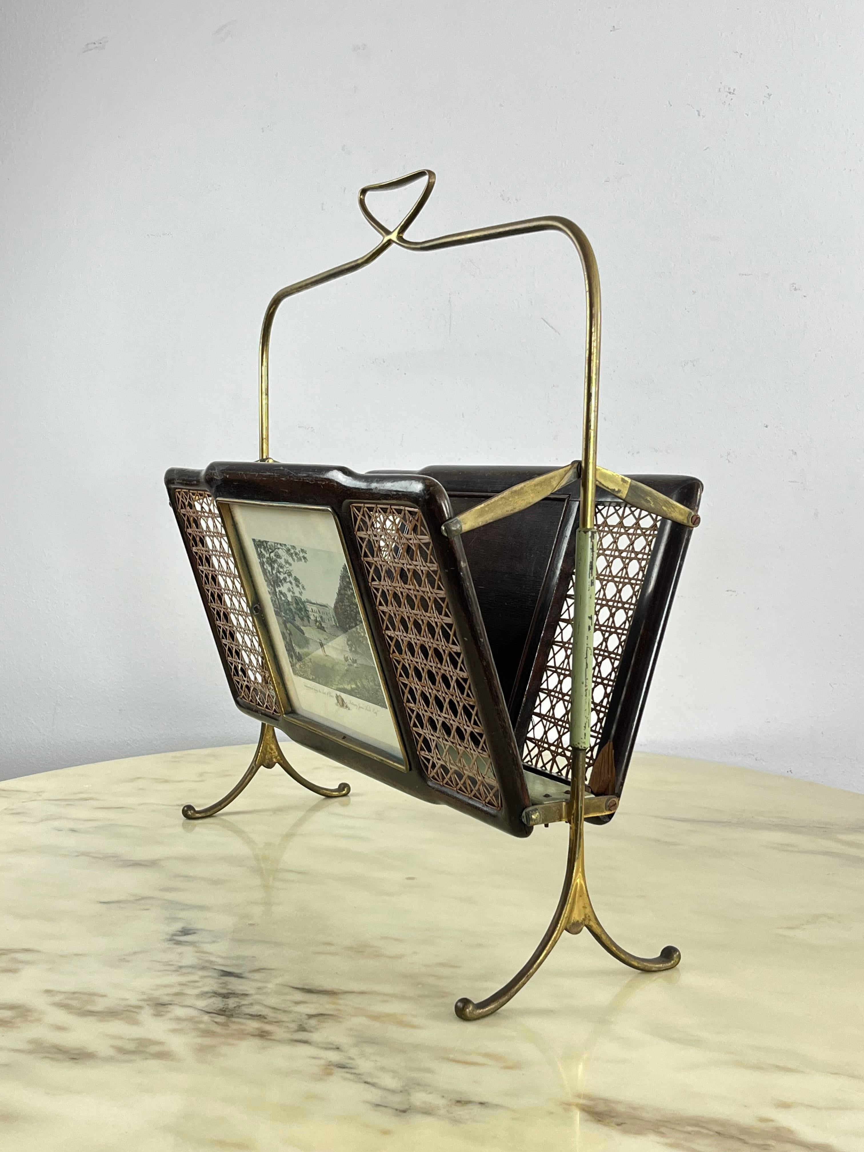 Mid-20th Century Mid-Century Folding Magazine Rack in Brass, Wood and Vienna Straw, 1940s For Sale