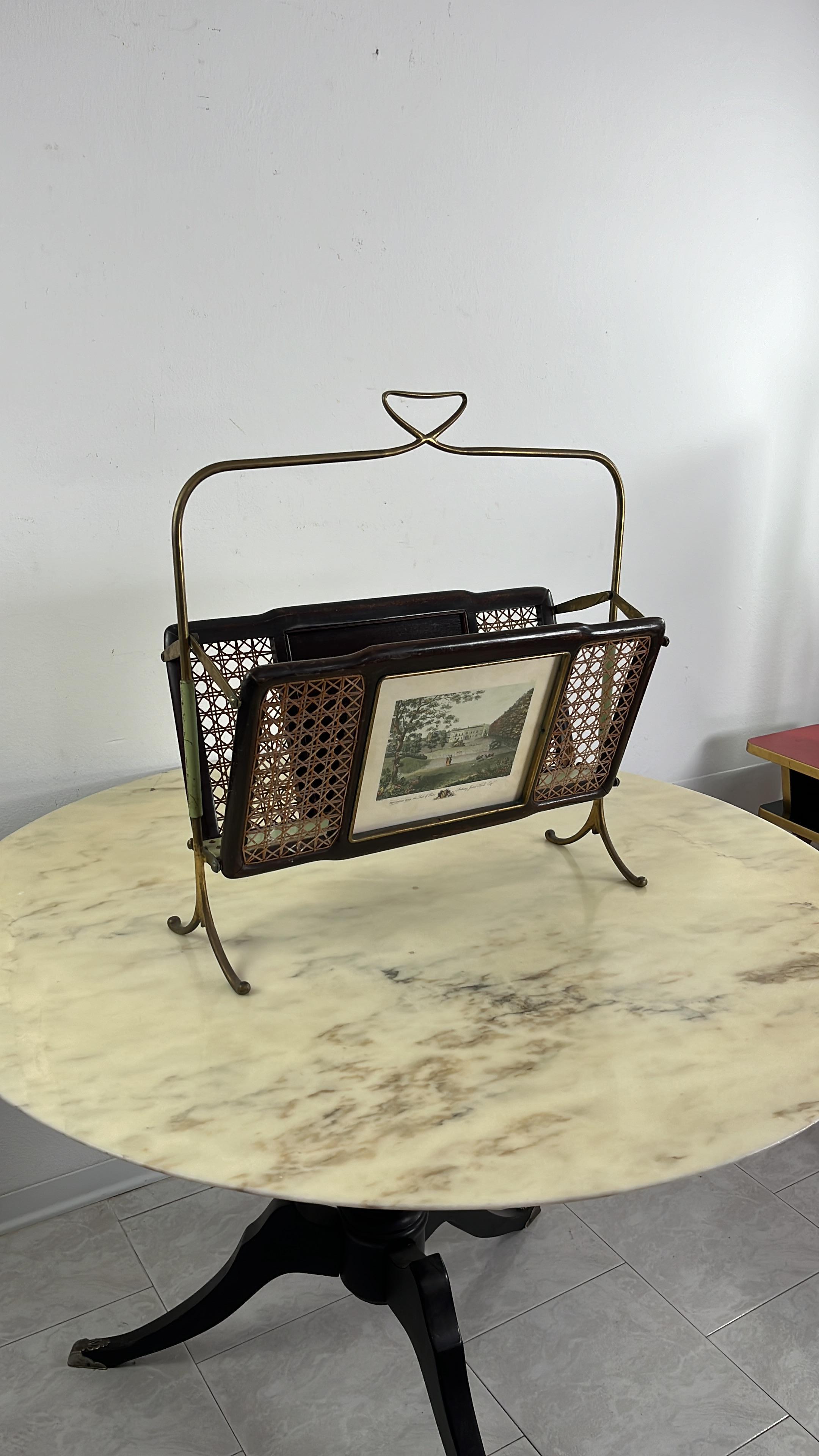 Mid-Century Folding Magazine Rack in Brass, Wood and Vienna Straw, 1940s For Sale 3