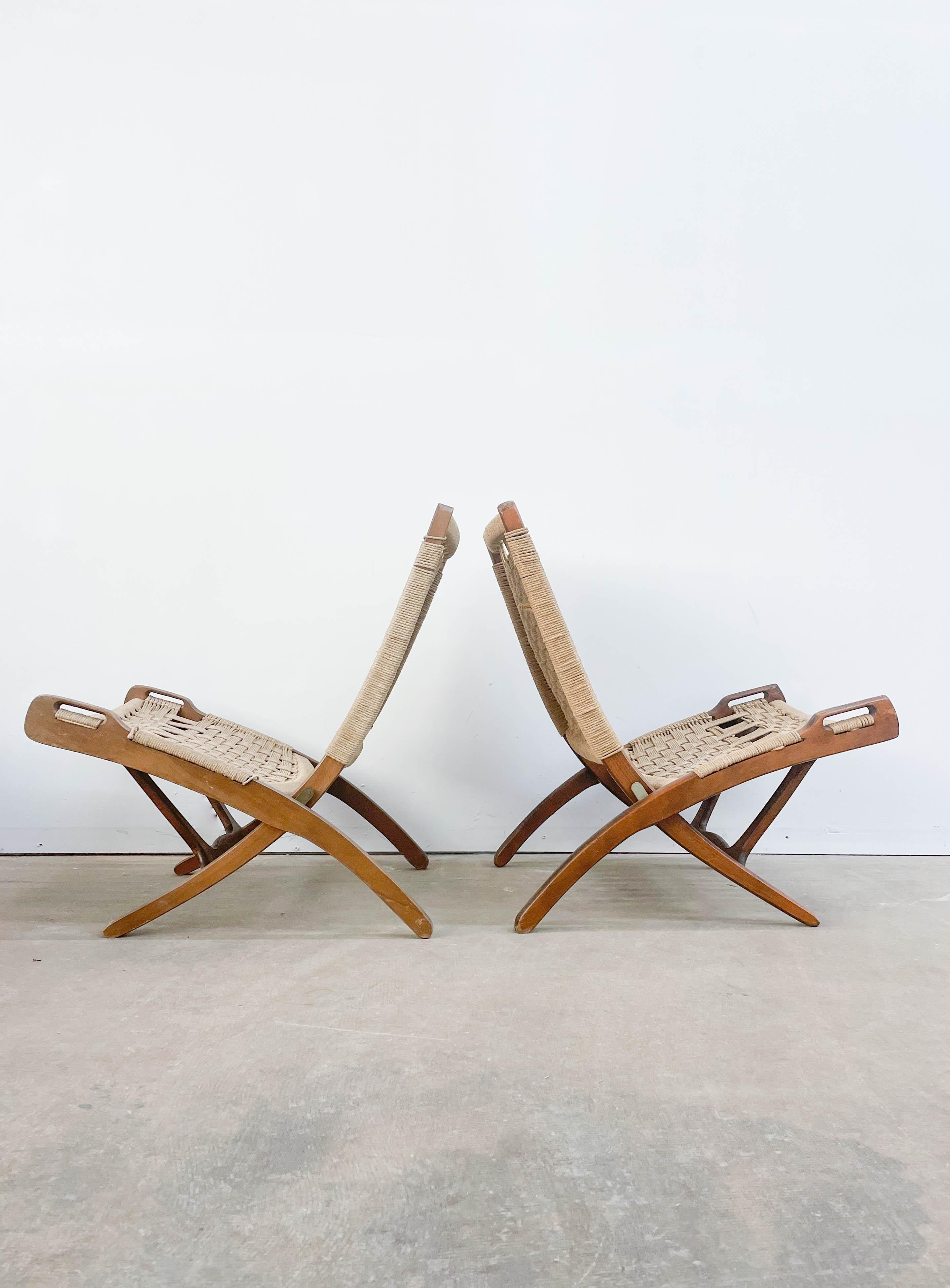 20ième siècle Chaises pliantes en corde du milieu du siècle dernier dans le style de Hans Wegner en vente