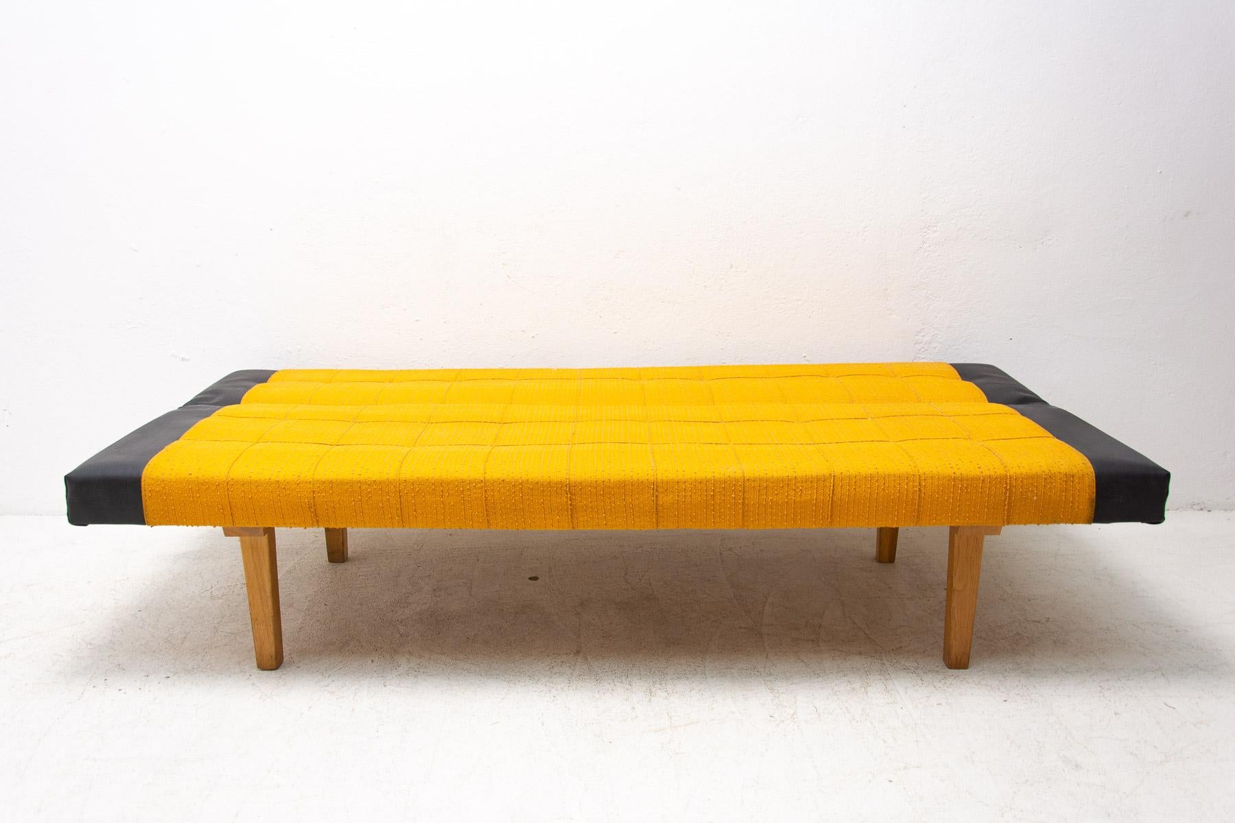 Mid Century Folding Sofa-Bench by Miroslav Navrátil, 1970s, Czechoslovakia 2