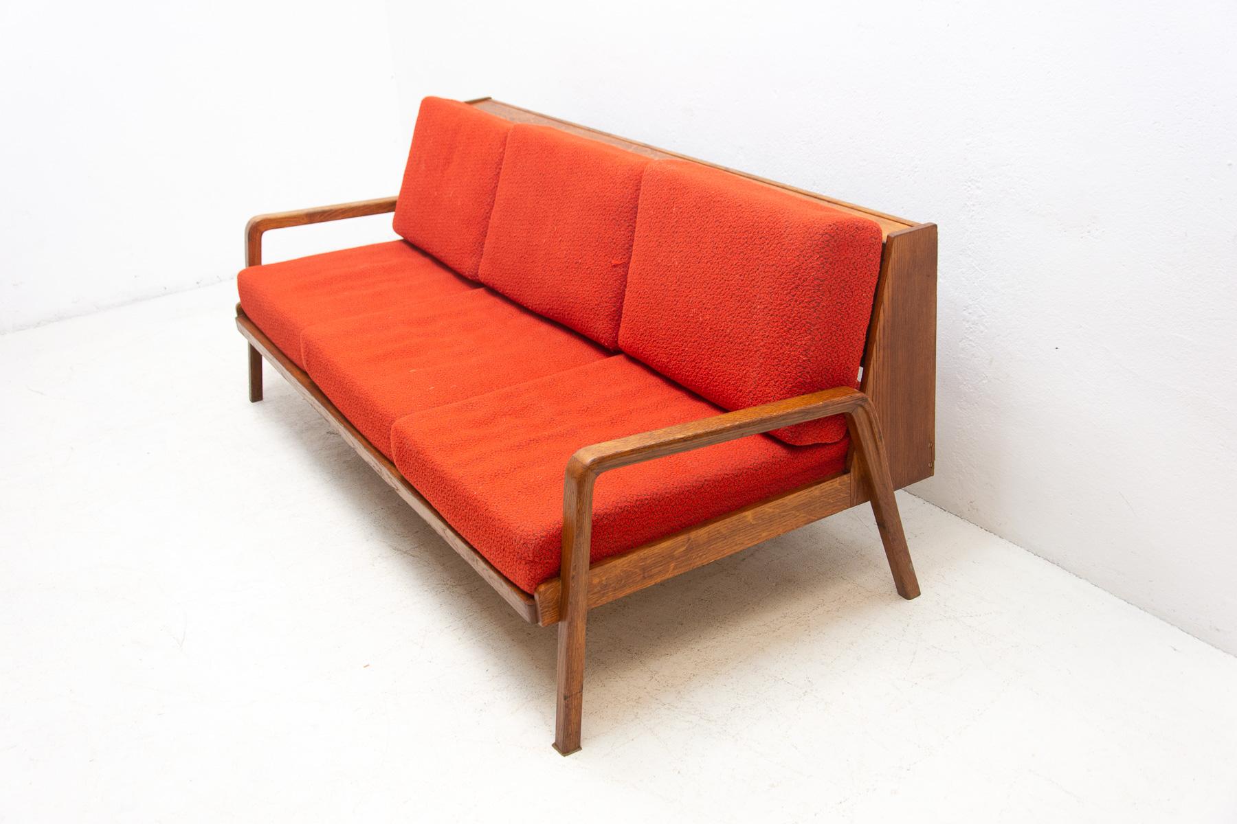 Mid Century Folding Sofa in Scandinavian Style, 1960´s, Czechoslovakia In Good Condition In Prague 8, CZ