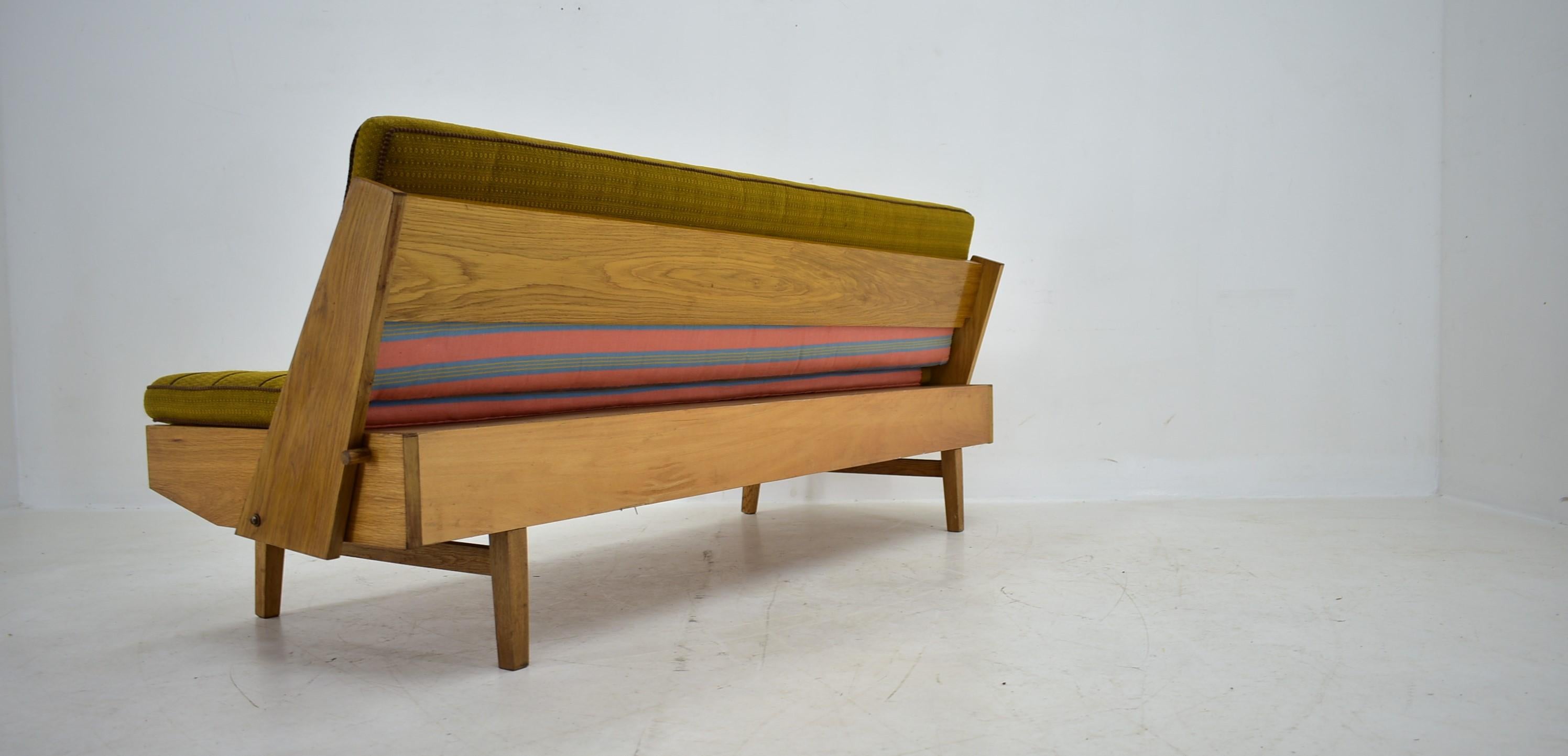 Mid-Century Folding Sofa or Daybed, 1960's For Sale 3