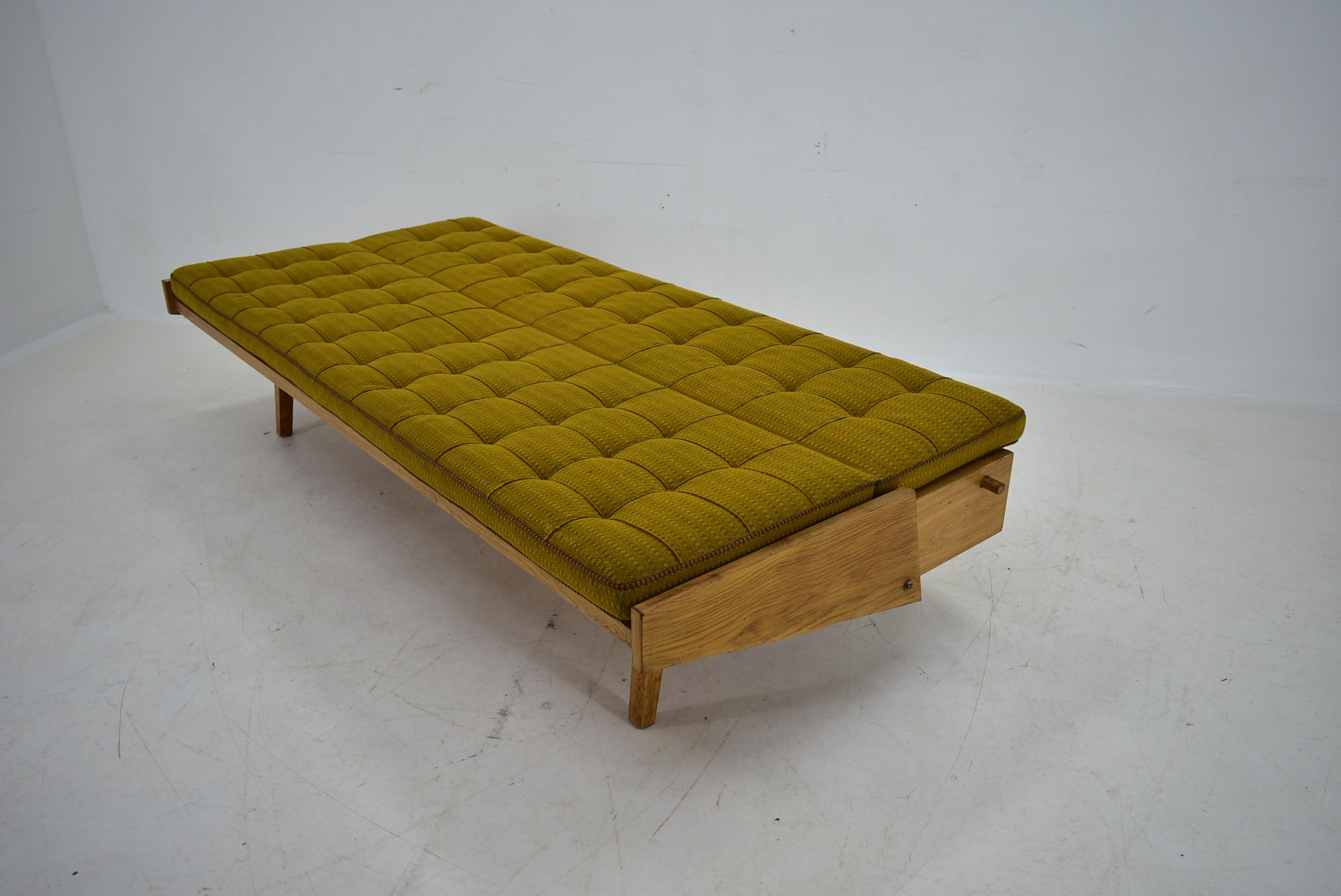 Mid-Century Folding Sofa or Daybed, 1960's For Sale 7