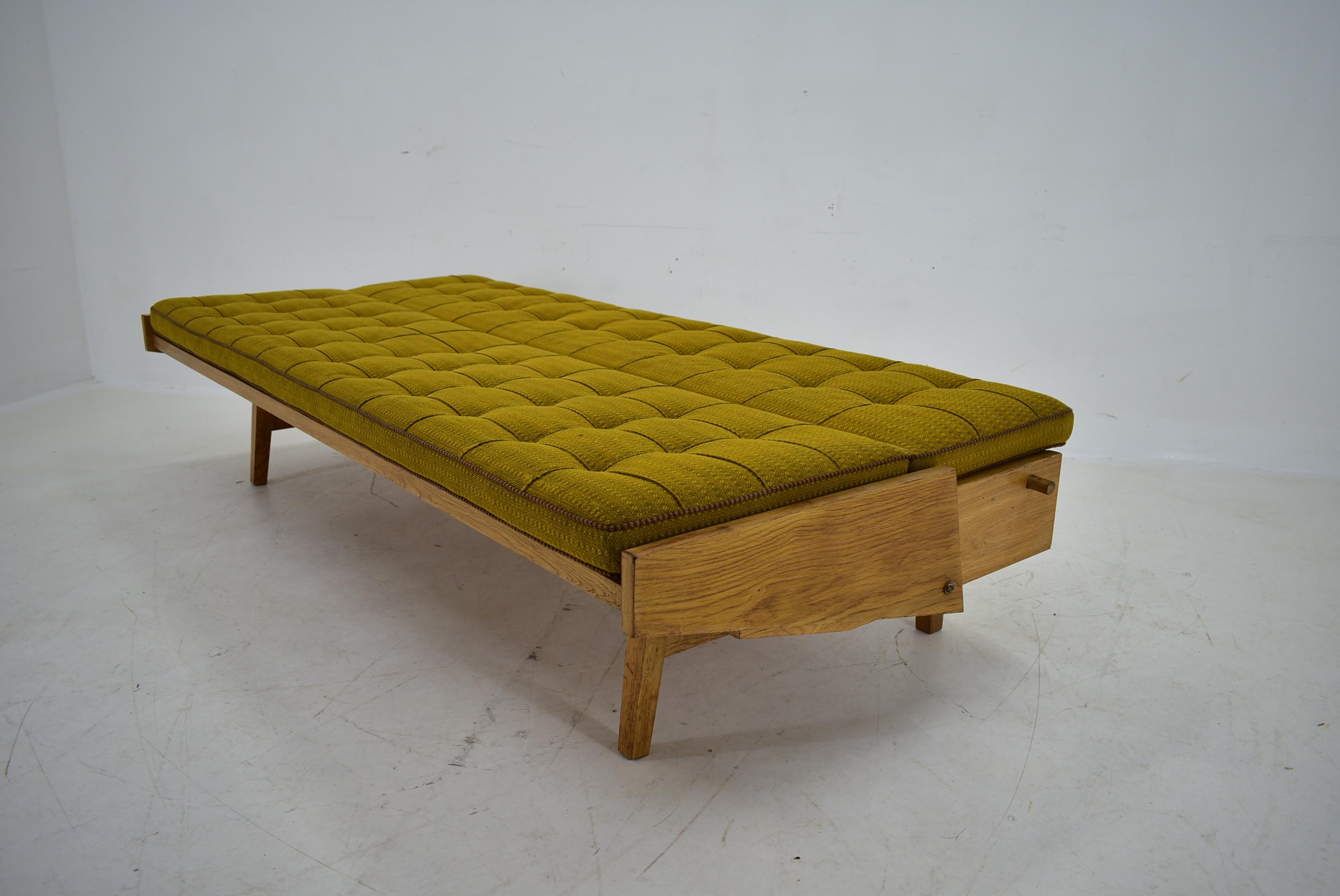 Mid-Century Folding Sofa or Daybed, 1960's For Sale 8