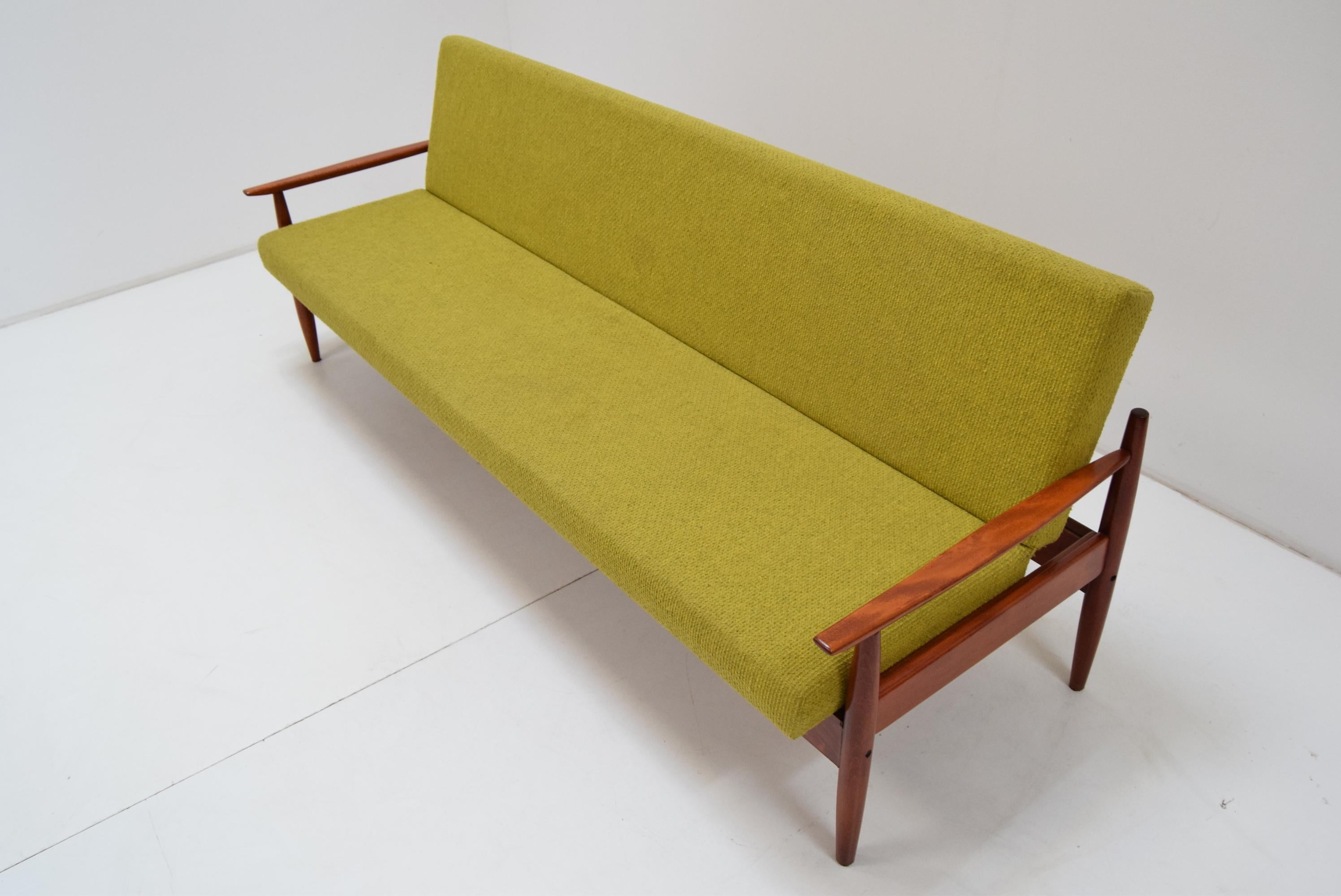 mid century daybed sofa