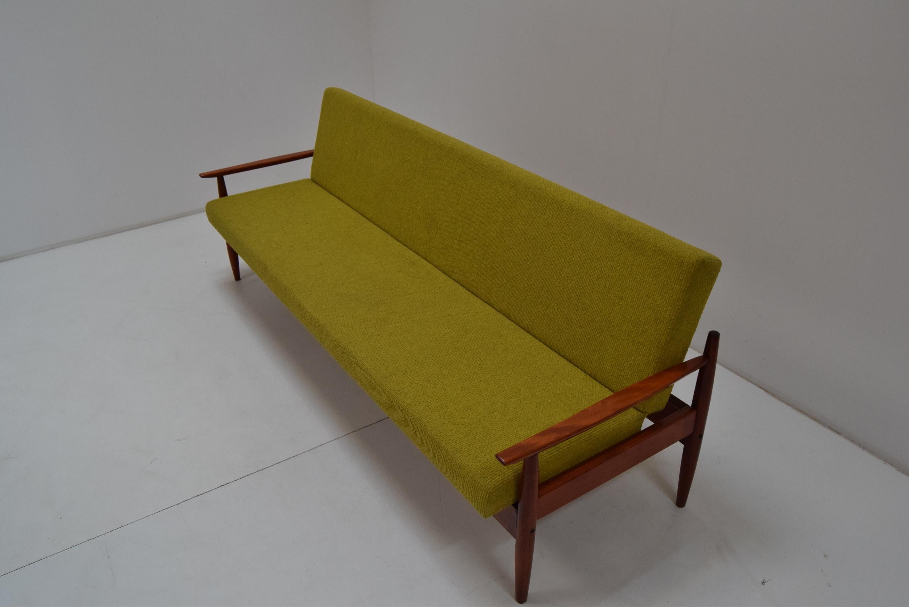 Mid-Century Folding Sofa or Daybed by TON, 1960's In Good Condition In Praha, CZ