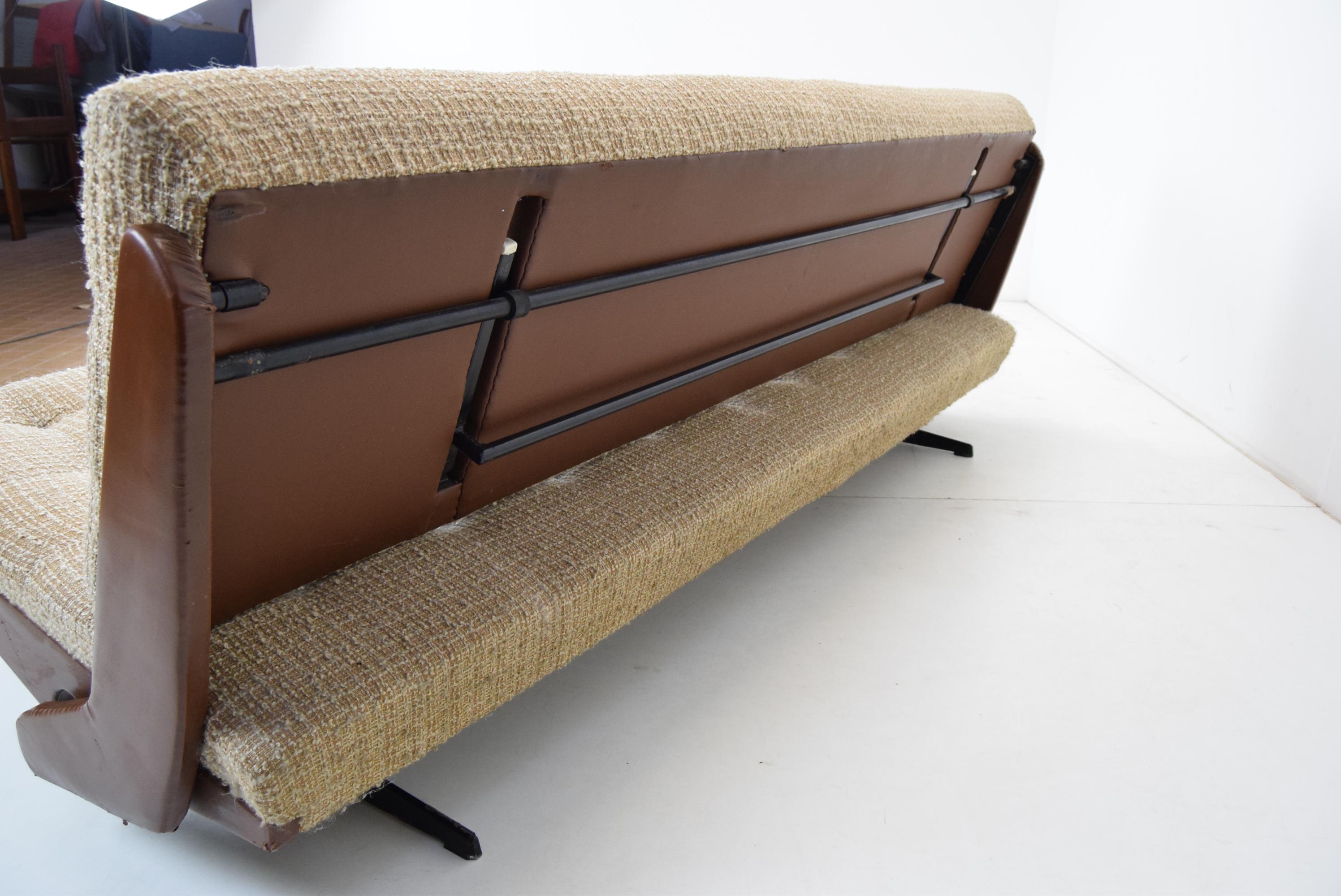 Mid-Century Folding Sofa or Daybed, 1970's For Sale 6