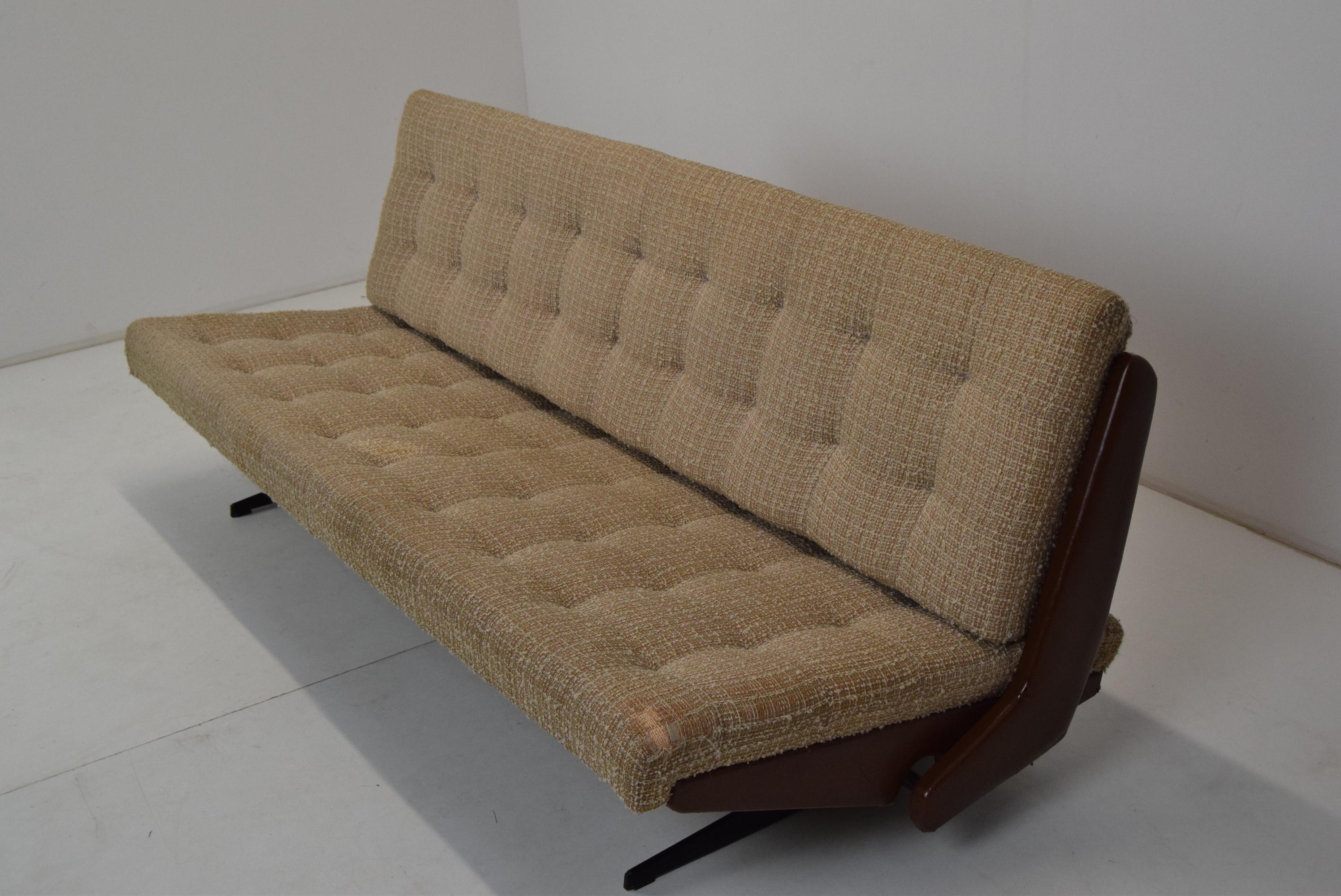 Mid-Century Folding Sofa oder Daybed, 1970er Jahre (Moderne der Mitte des Jahrhunderts) im Angebot