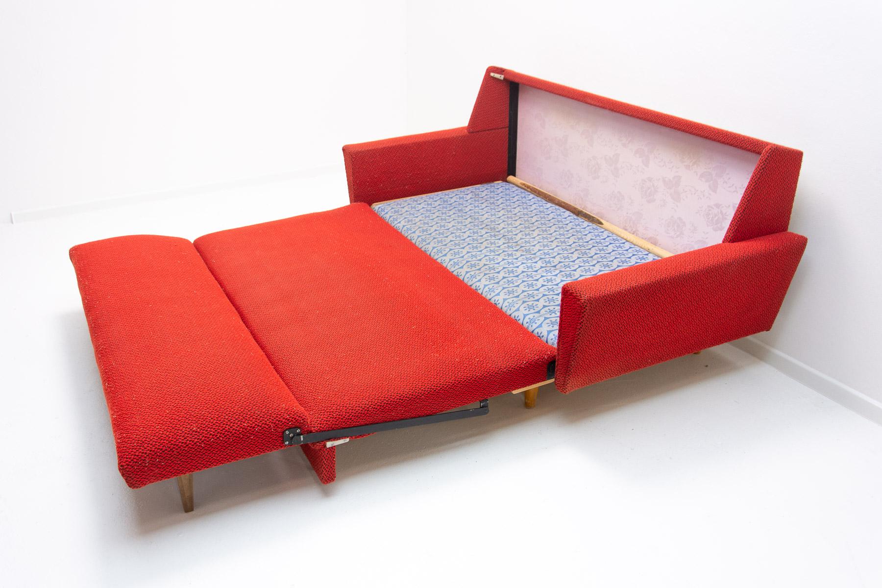 Canapé-lit pliant du milieu du siècle, années 1960, Tchécoslovaquie en vente 4