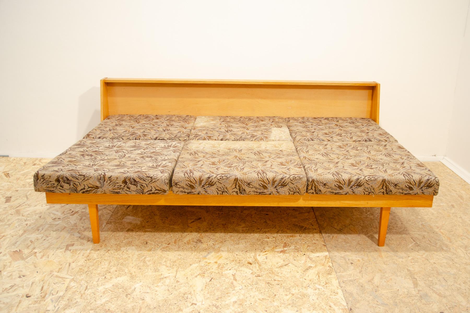 Canapé-lit pliant du milieu du siècle, années 1960, Tchécoslovaquie 8