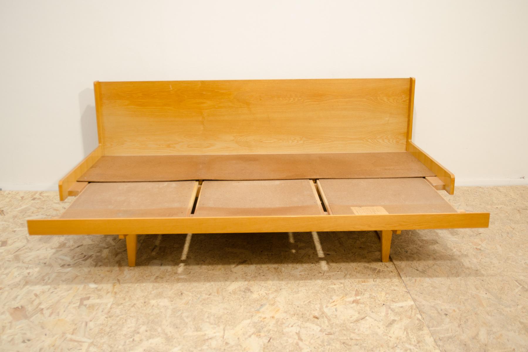 Mid century folding sofabed, 1960´s, Czechoslovakia For Sale 11