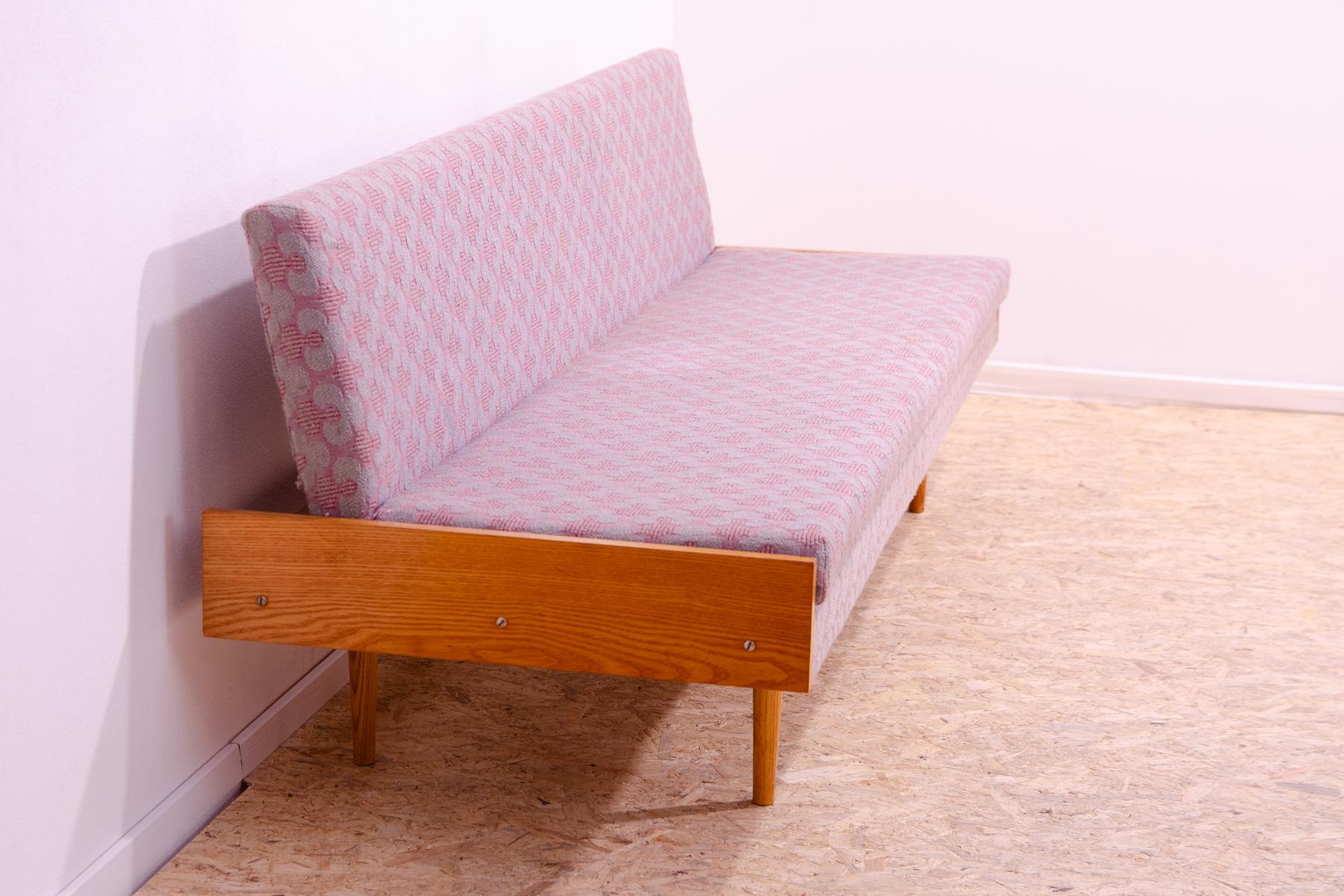 Mid century folding sofabed, 1960´s, Czechoslovakia For Sale 1