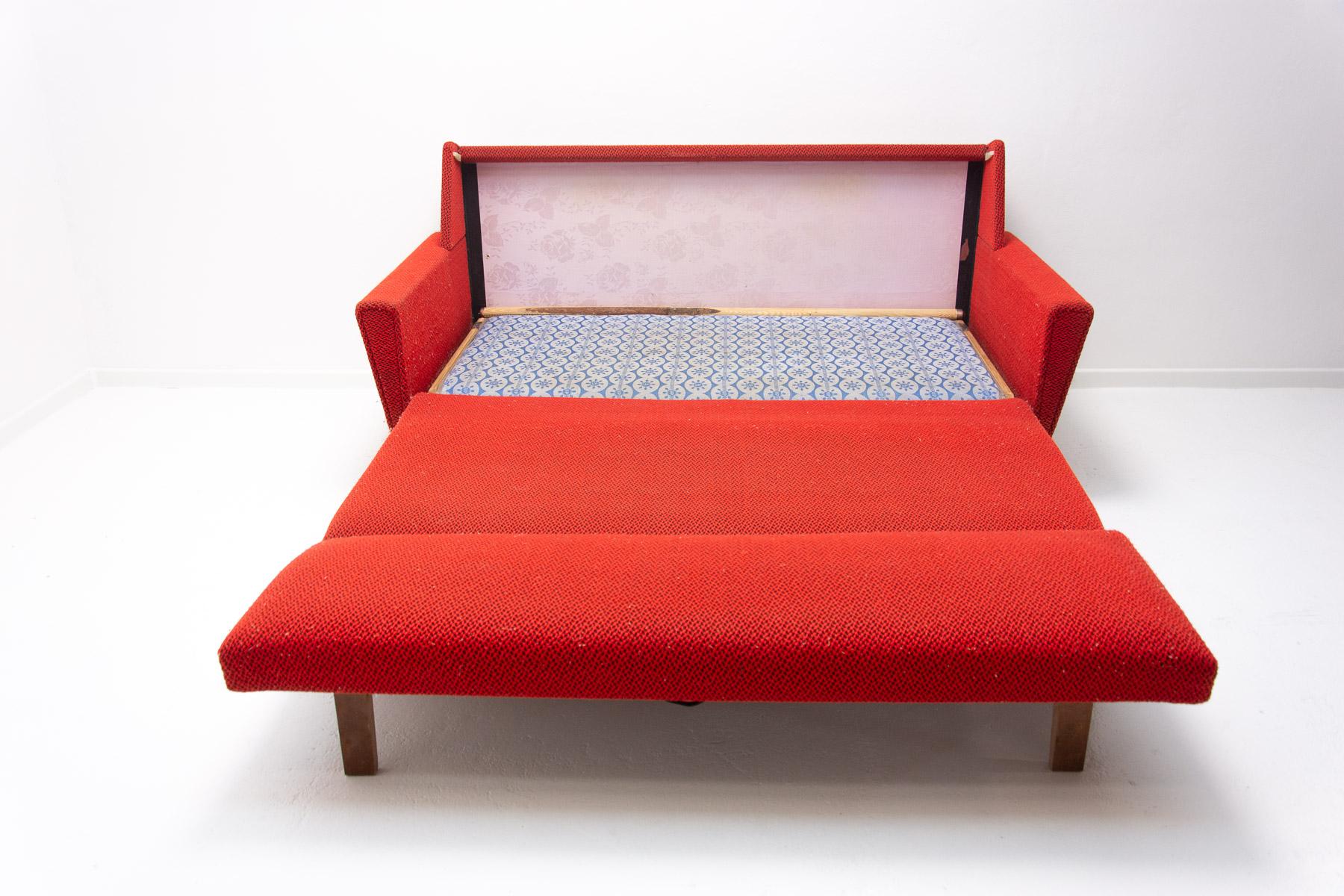Mid century folding sofabed, 1960´s, Czechoslovakia For Sale 3