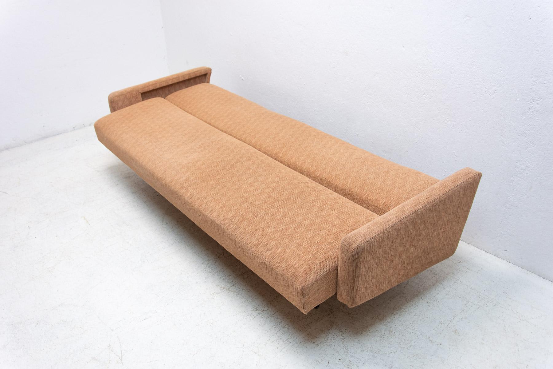 Mid century folding sofabed, 1970´s, Czechoslovakia 6