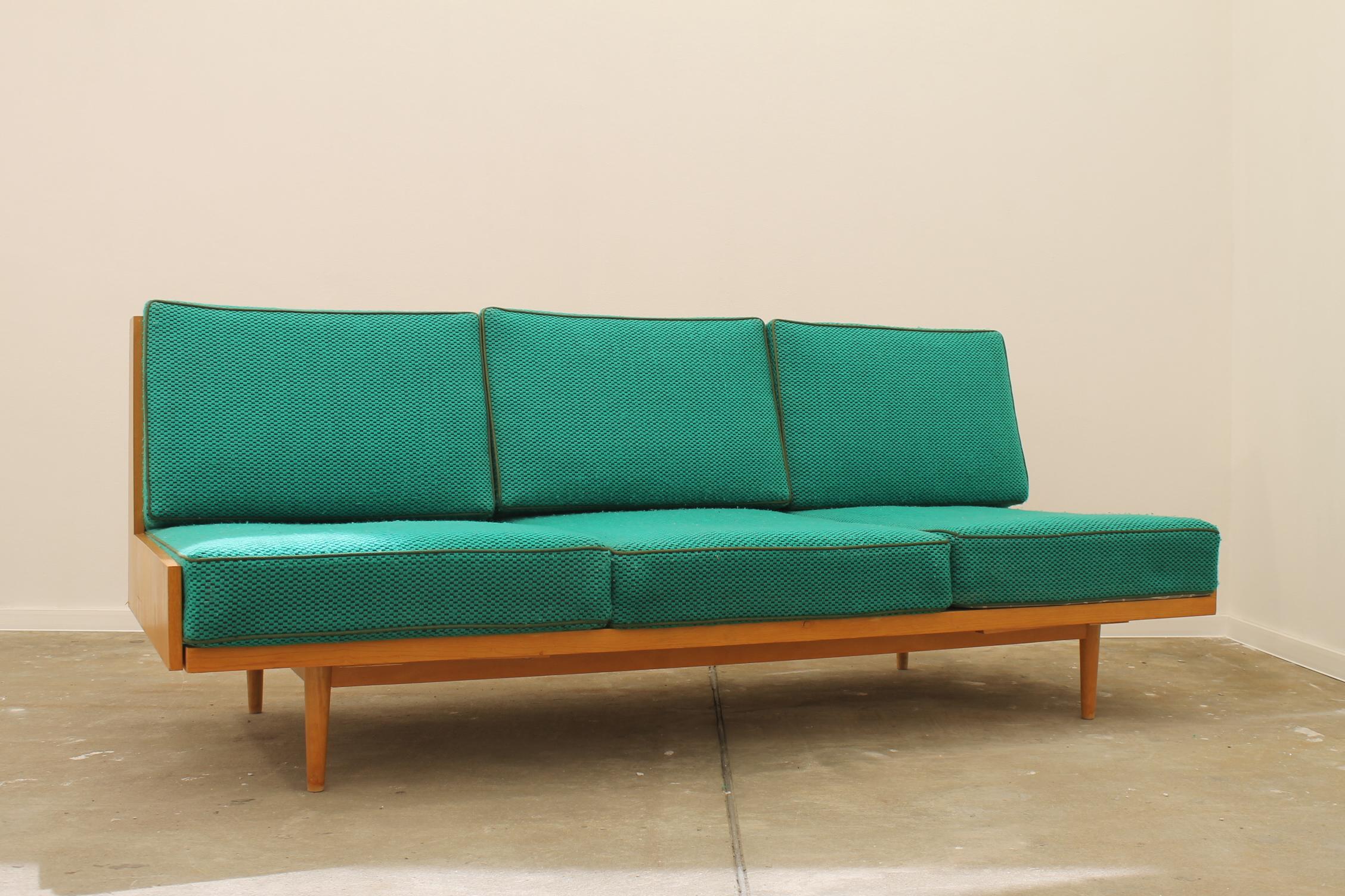 Midcentury Folding Sofabed by Drevotvar, 1970s, Czechoslovakia In Good Condition In Prague 8, CZ