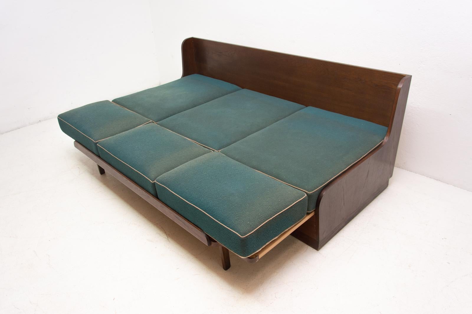 Midcentury Folding Sofabed by Interiér Praha, 1950s, Czechoslovakia 6