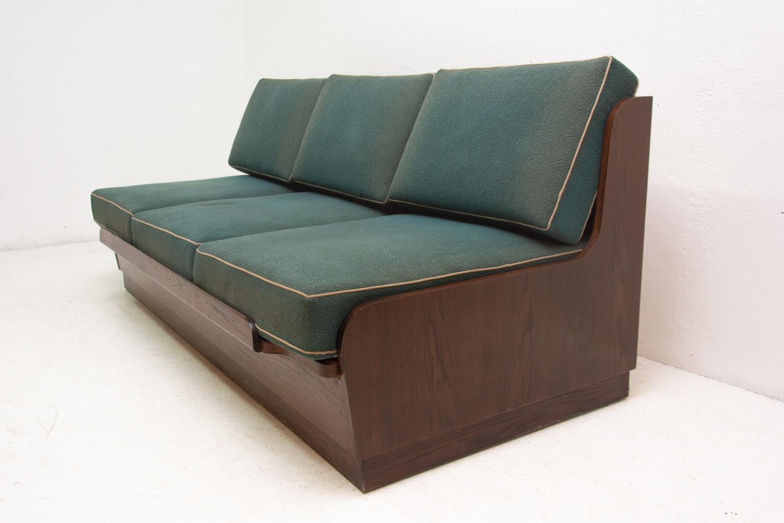 Midcentury Folding Sofabed by Interiér Praha, 1950s, Czechoslovakia 1