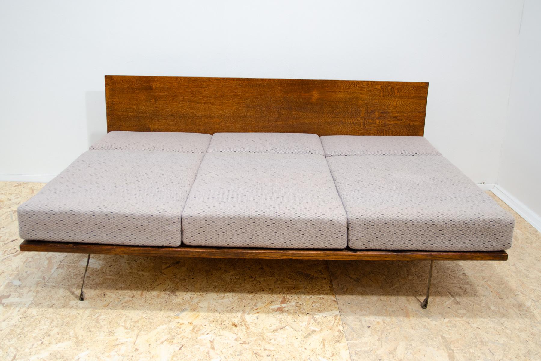 Mid century folding sofabed by Interiér Praha, 1960´s, Czechoslovakia For Sale 7