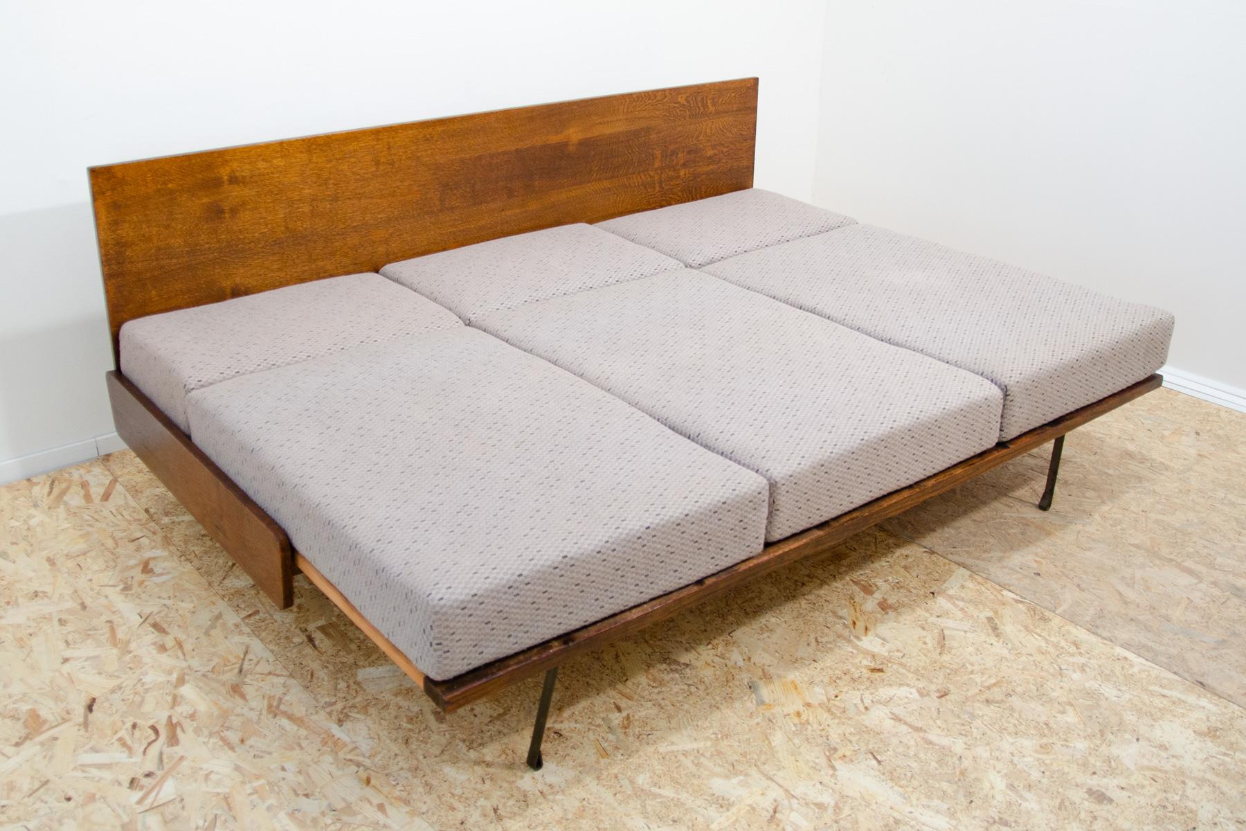 Mid century folding sofabed by Interiér Praha, 1960´s, Czechoslovakia For Sale 9
