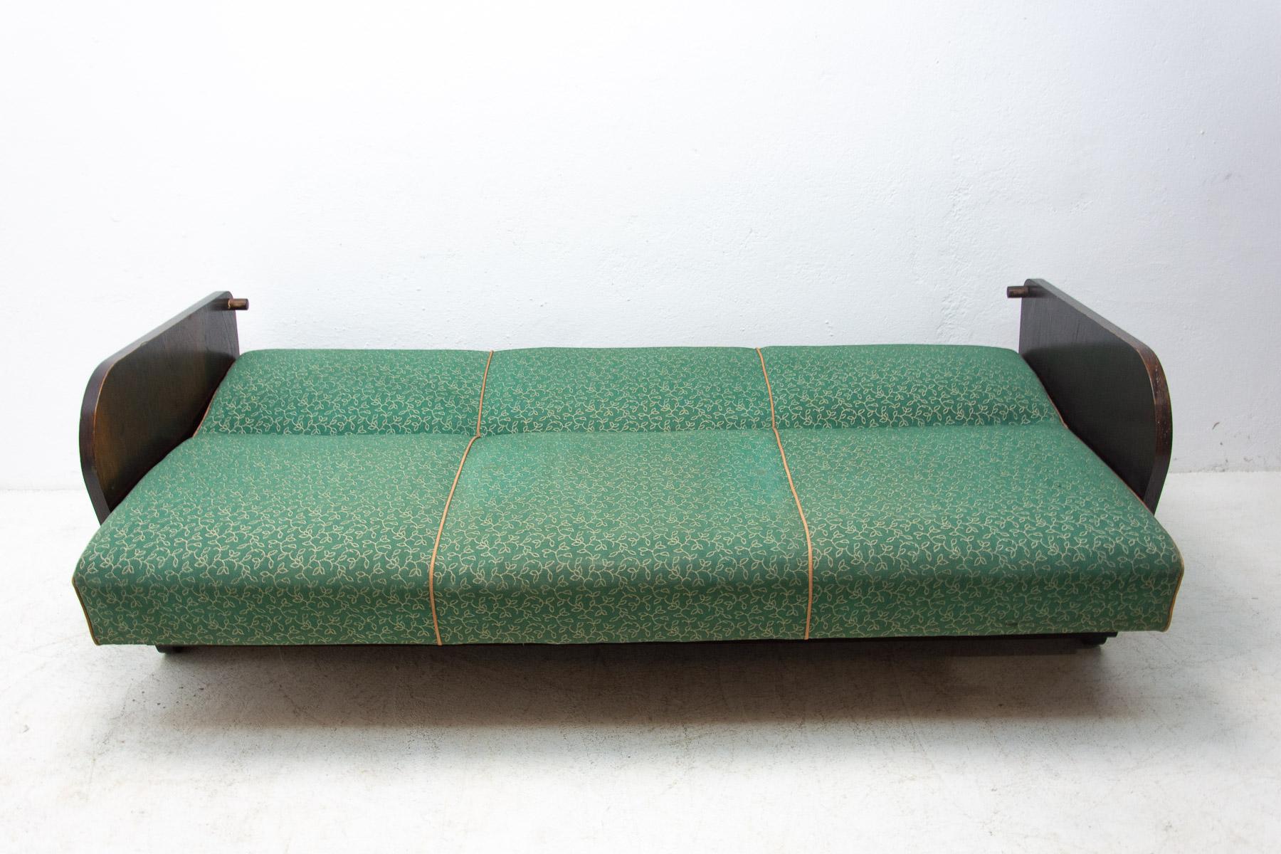  Mid century folding sofabed by Jindřich Halabala, 1950´s 4