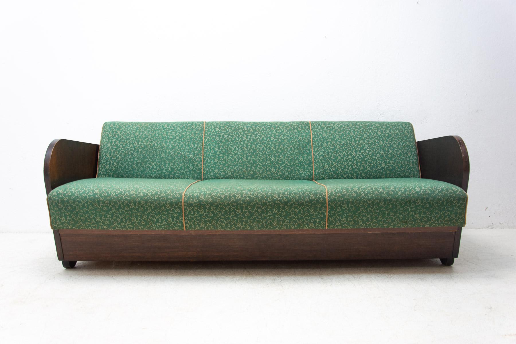  Mid century folding sofabed by Jindřich Halabala, 1950´s 9