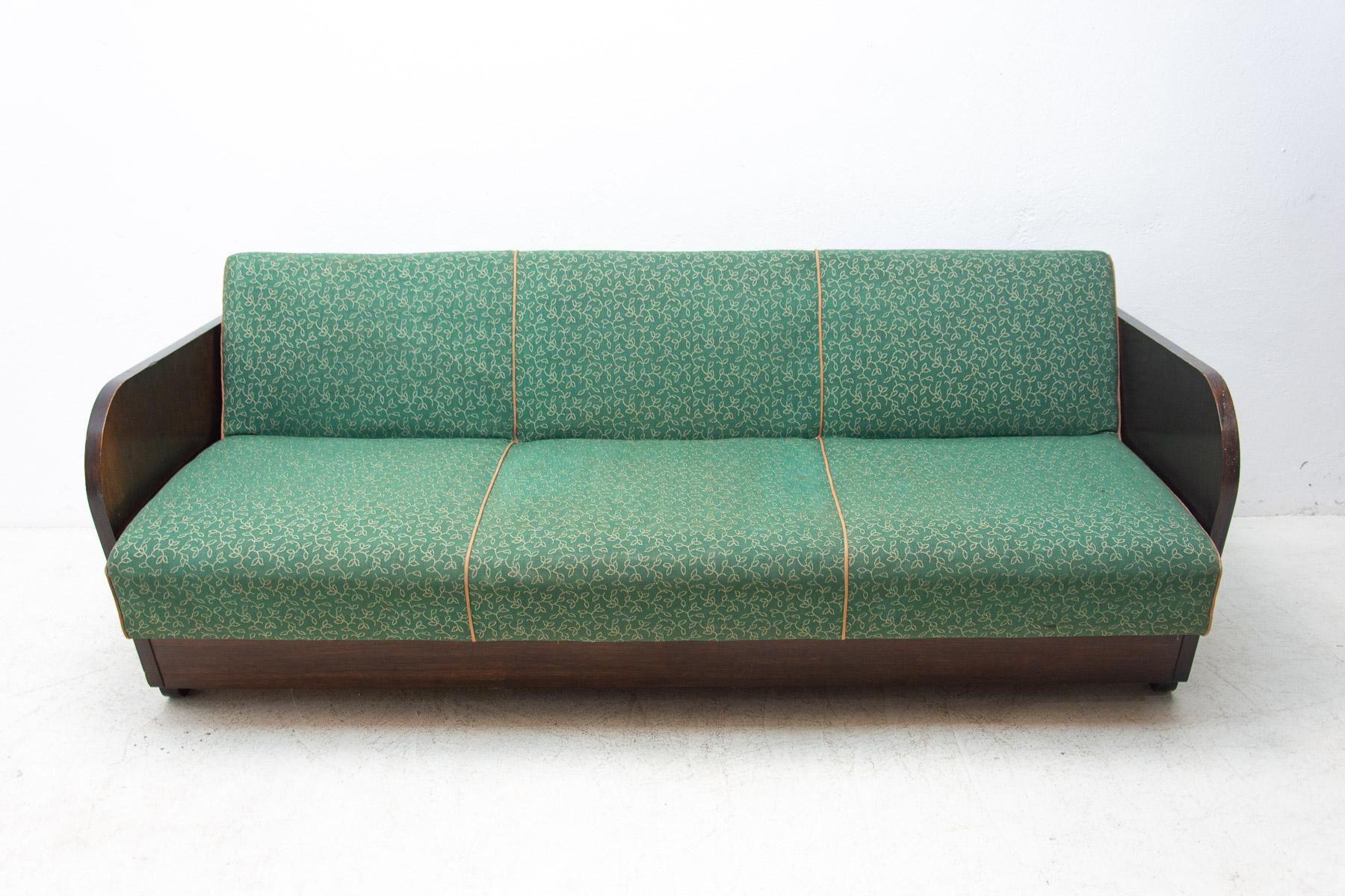  Mid century folding sofabed by Jindřich Halabala, 1950´s 10