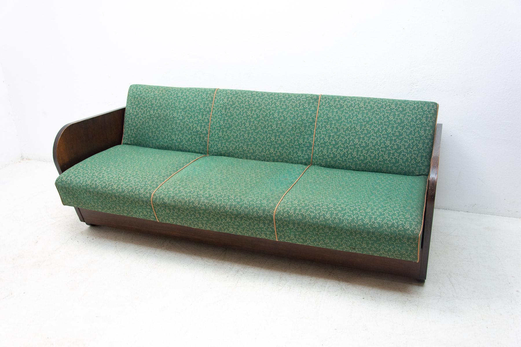 Mid century folding sofabed by Jindřich Halabala, 1950´s 11