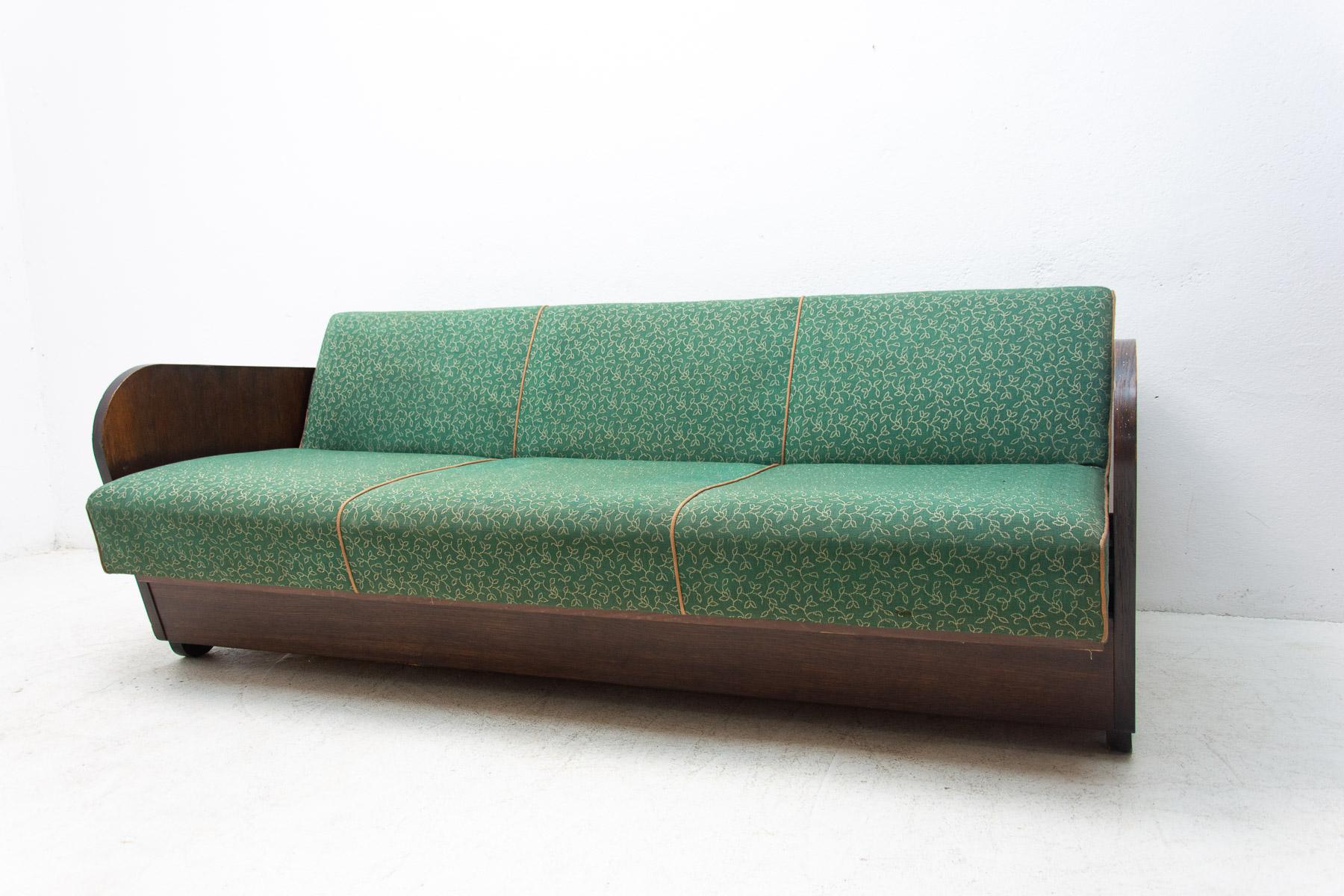  Mid century folding sofabed by Jindřich Halabala, 1950´s 12