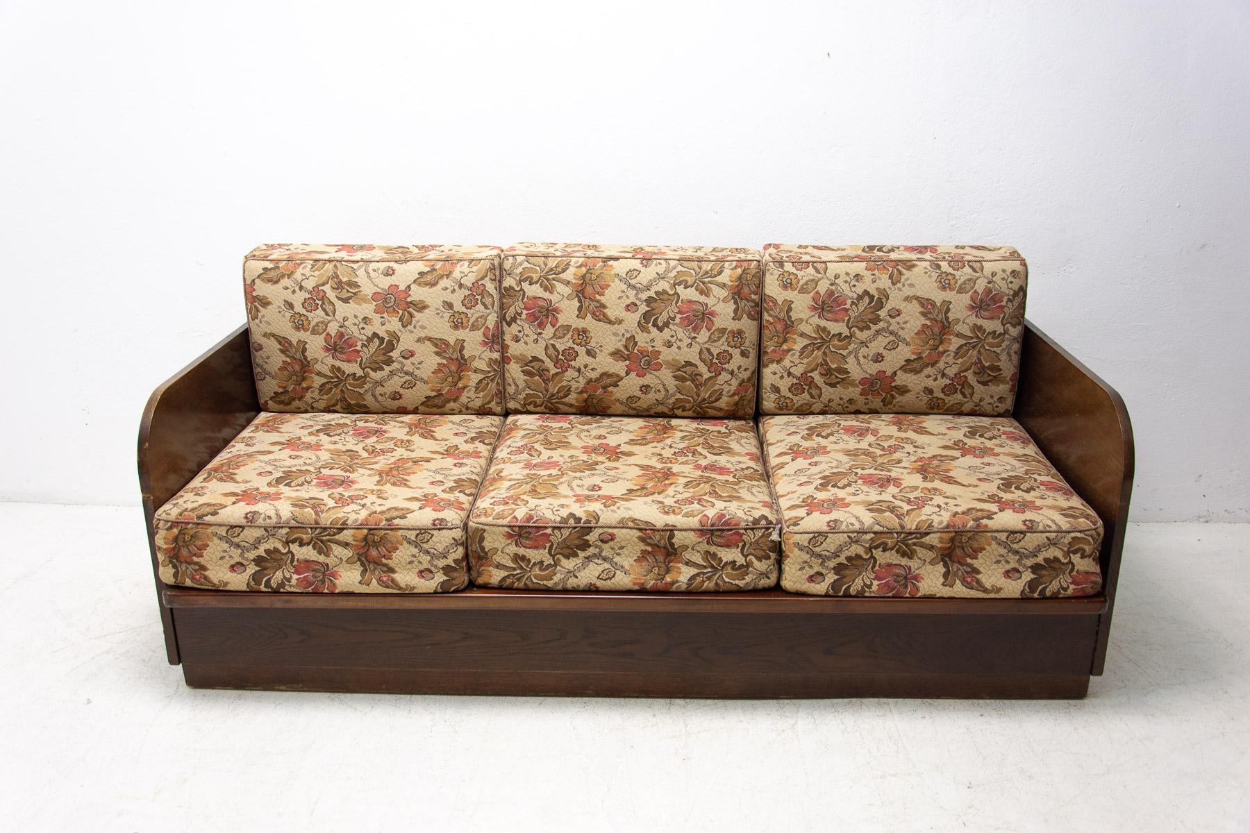  Mid Century Folding Sofabed, Czechoslovakia, 1950´S For Sale 12