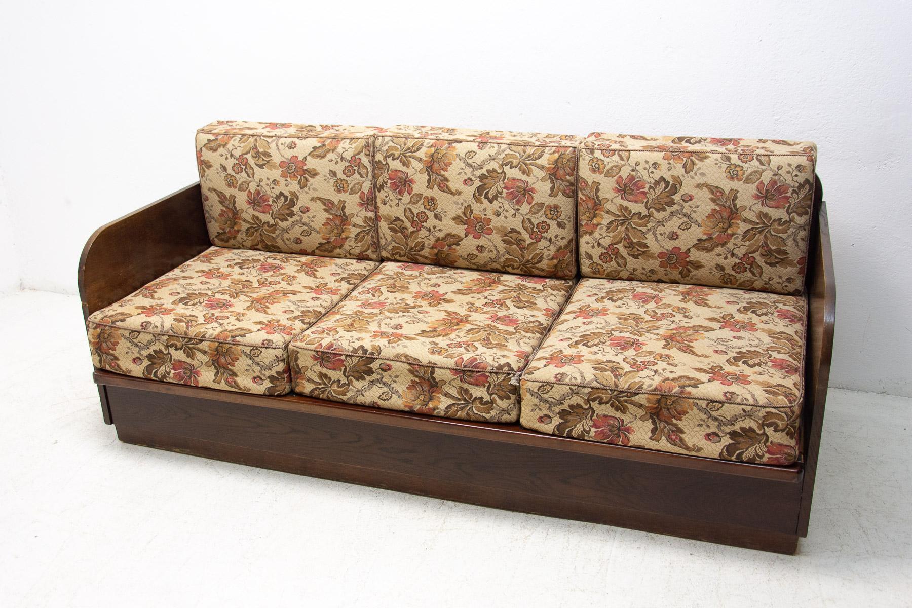  Mid Century Folding Sofabed, Czechoslovakia, 1950´S For Sale 13