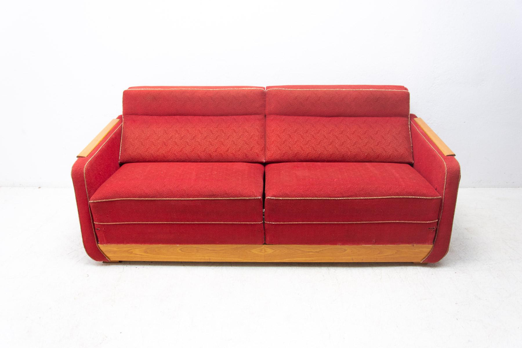 Mid-Century Folding Sofabed, Czechoslovakia, 1950s For Sale 13