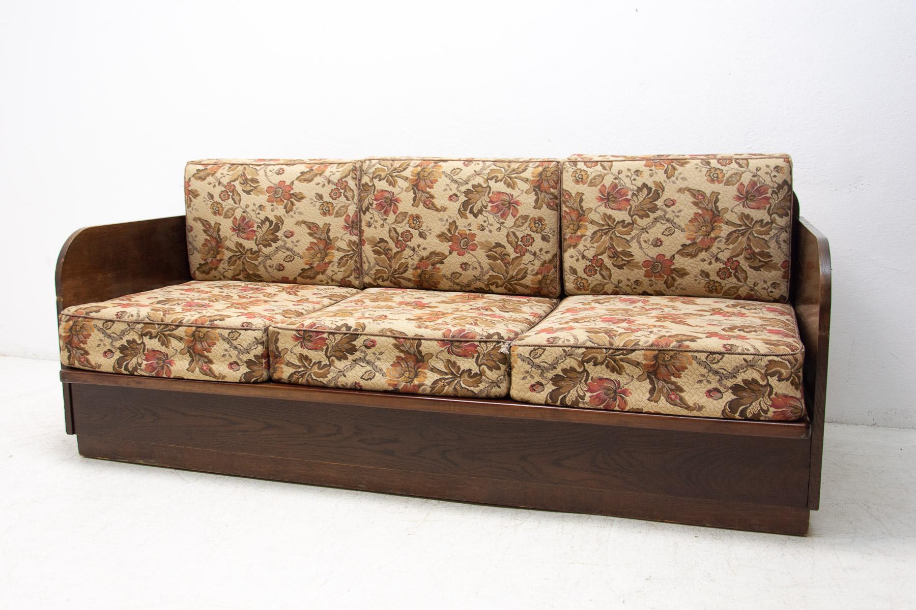 Mid Century Folding Sofabed, Czechoslovakia, 1950´S For Sale 14
