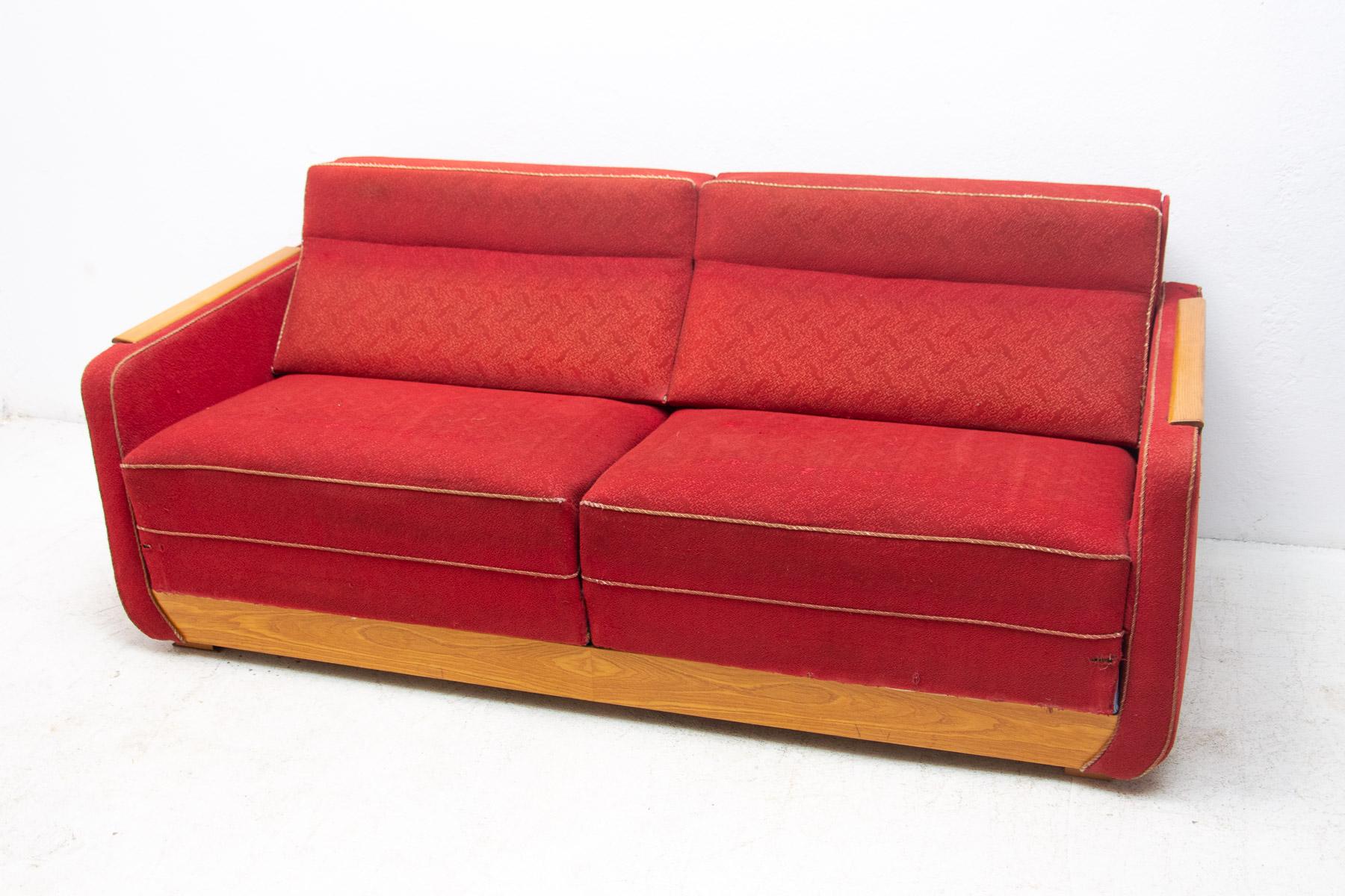 Mid-Century Folding Sofabed, Czechoslovakia, 1950s For Sale 14