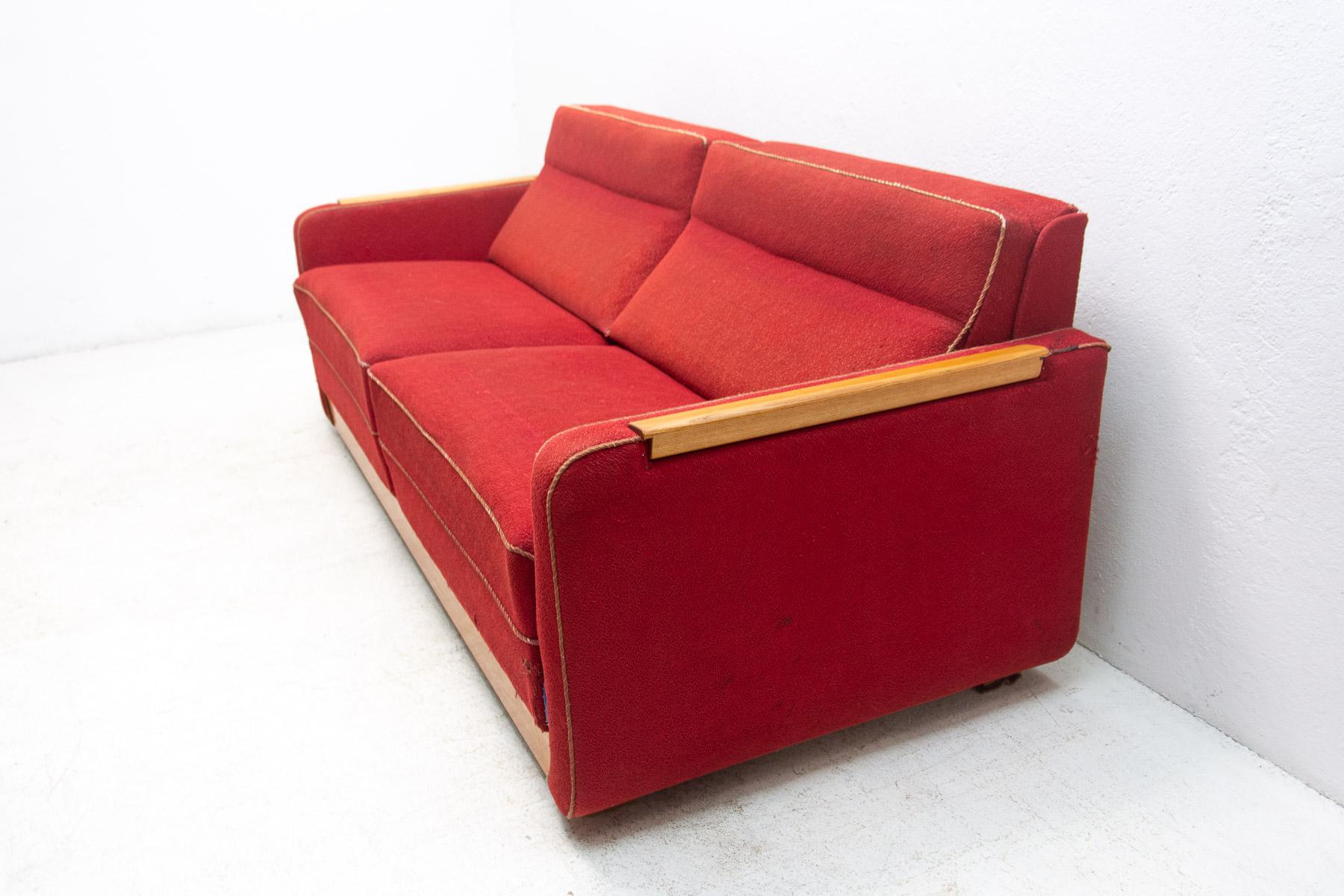 20th Century Mid-Century Folding Sofabed, Czechoslovakia, 1950s For Sale