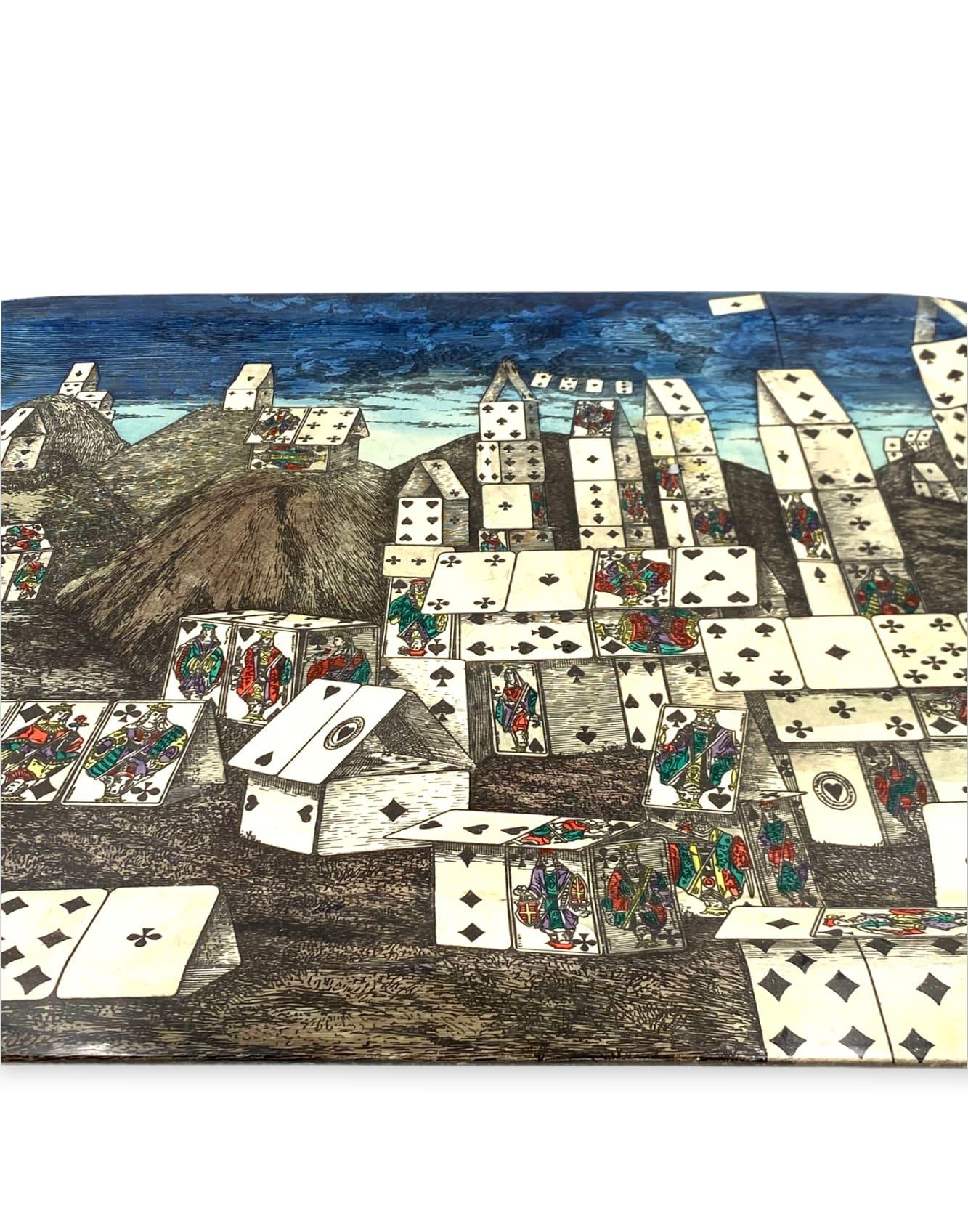 Klappbarer Tabletttisch aus der Mitte des Jahrhunderts „Stadt der Karten“, Piero Fornasetti Italien 1950er Jahre im Angebot 7